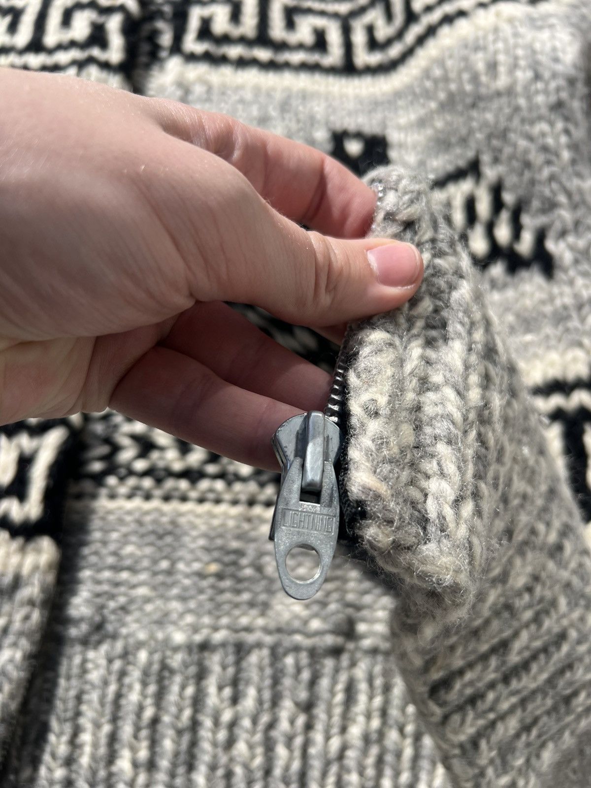 Vintage Authentic Vintage 1960s Wool Cowichan Sweater Small Medium M Size US S / EU 44-46 / 1 - 2 Thumbnail