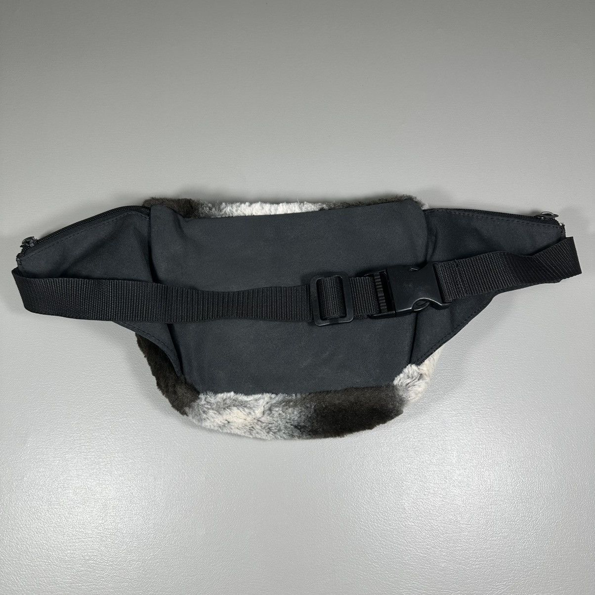 Stussy Rare Stussy Faux Fur Waist Bag Size ONE SIZE - 6 Thumbnail