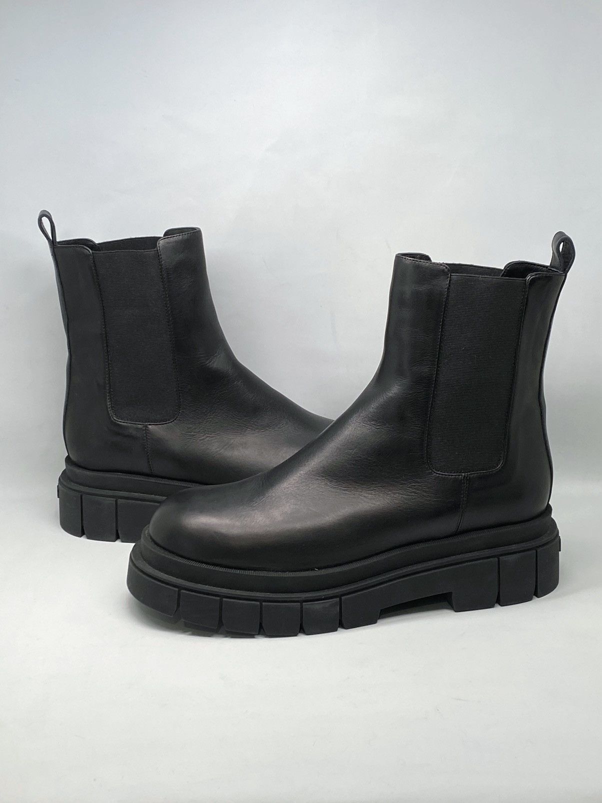 Mackage Mackage Leather Chelsea Boots size 43/us size 10 Size US 10 / EU 43 - 10 Thumbnail