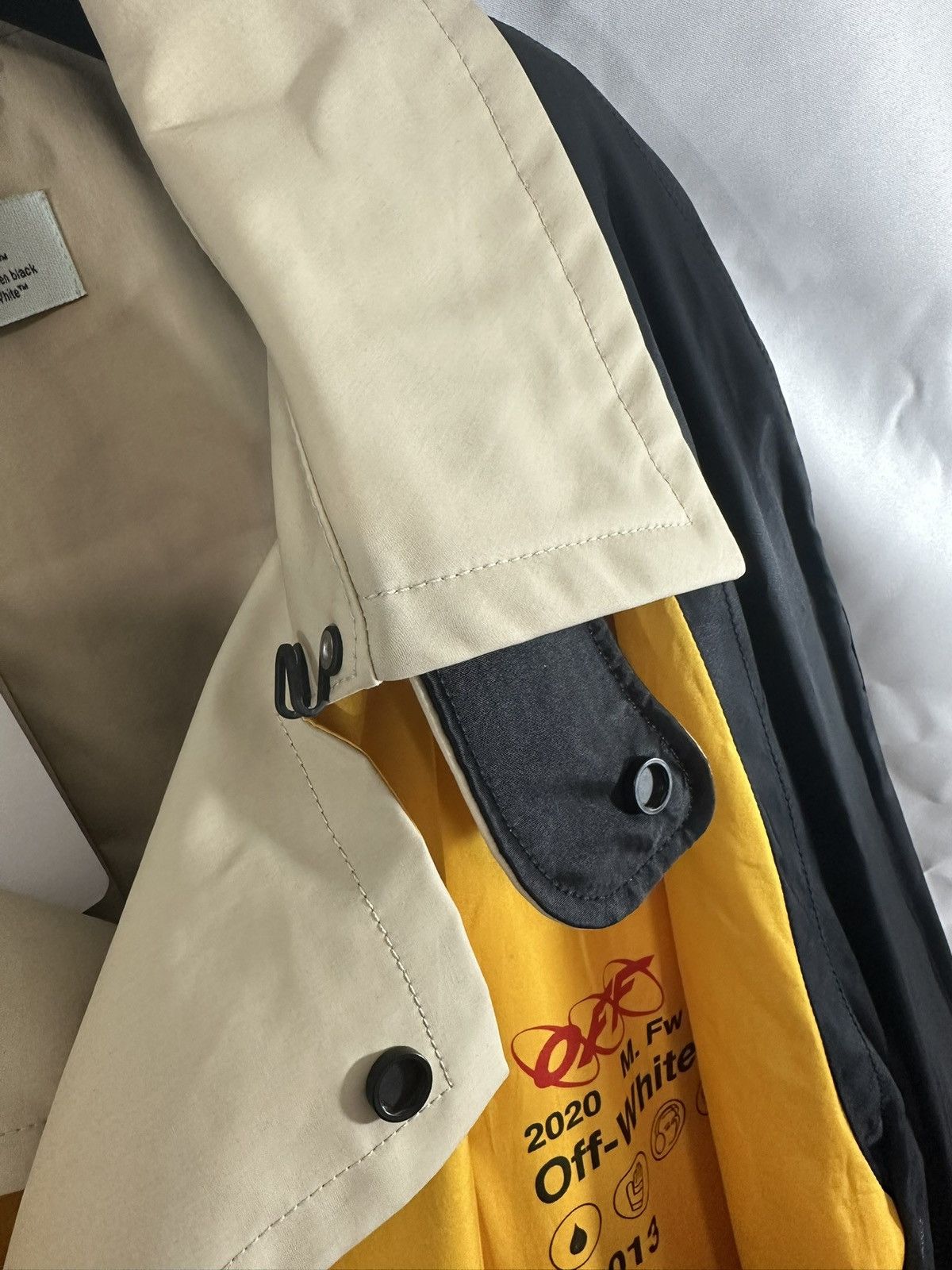 Off-White Off White Raincoat x Peacoat Size US L / EU 52-54 / 3 - 8 Thumbnail