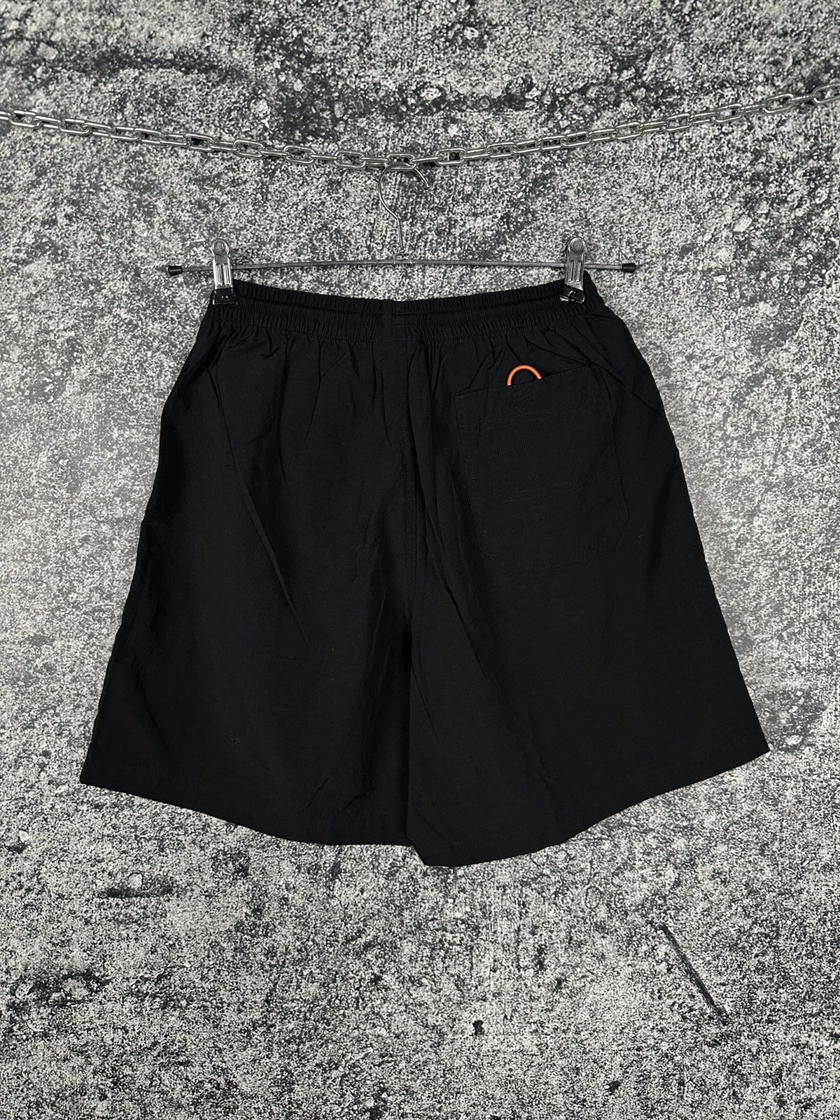 Reebok Men’s Reebok Vintage Nylon Shorts Sportswear Black Size M Size US 34 / EU 50 - 8 Thumbnail