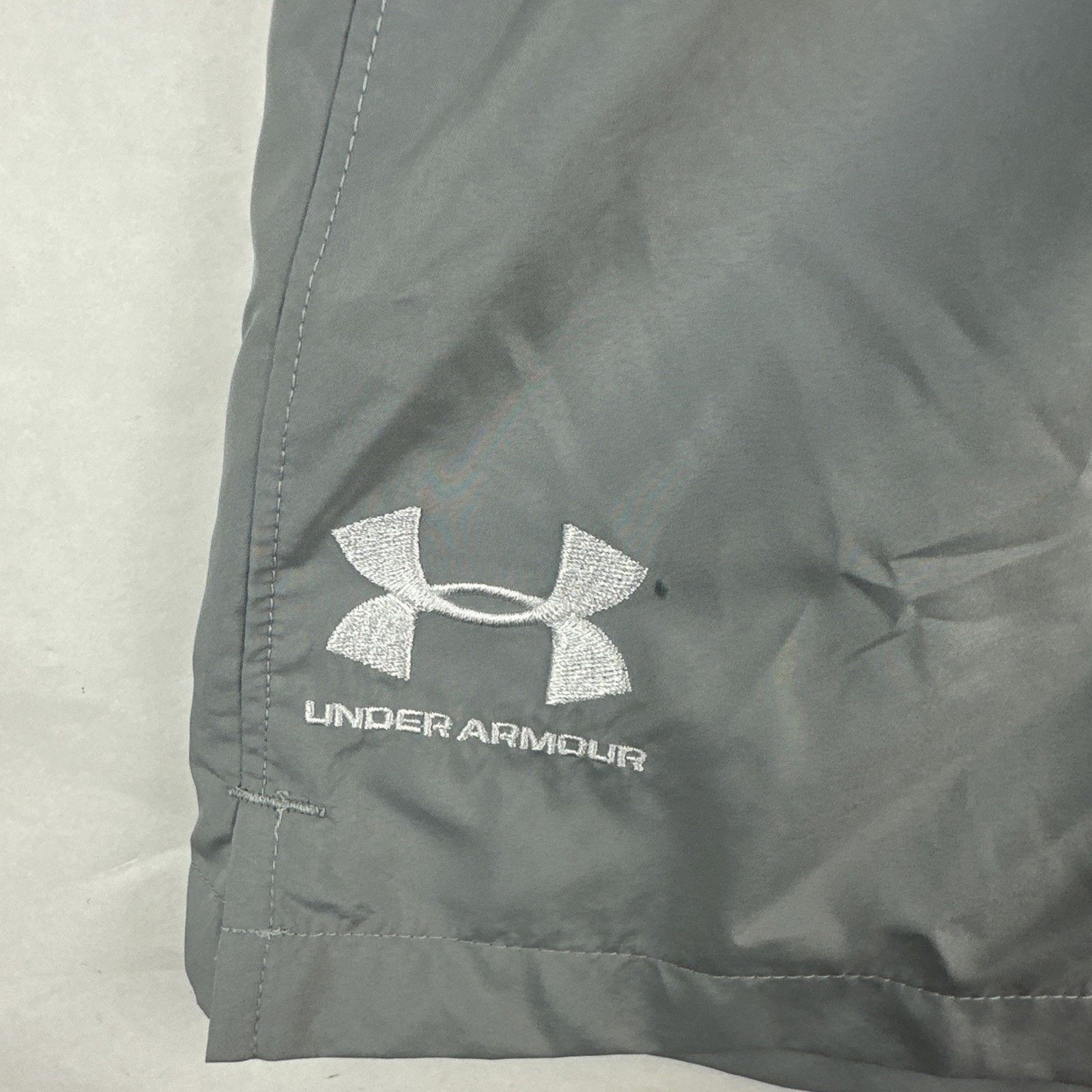 Under Armour Under Armour UA Grey Loose Fit Wovens Men’s Size XXL Size US 39 - 2 Thumbnail