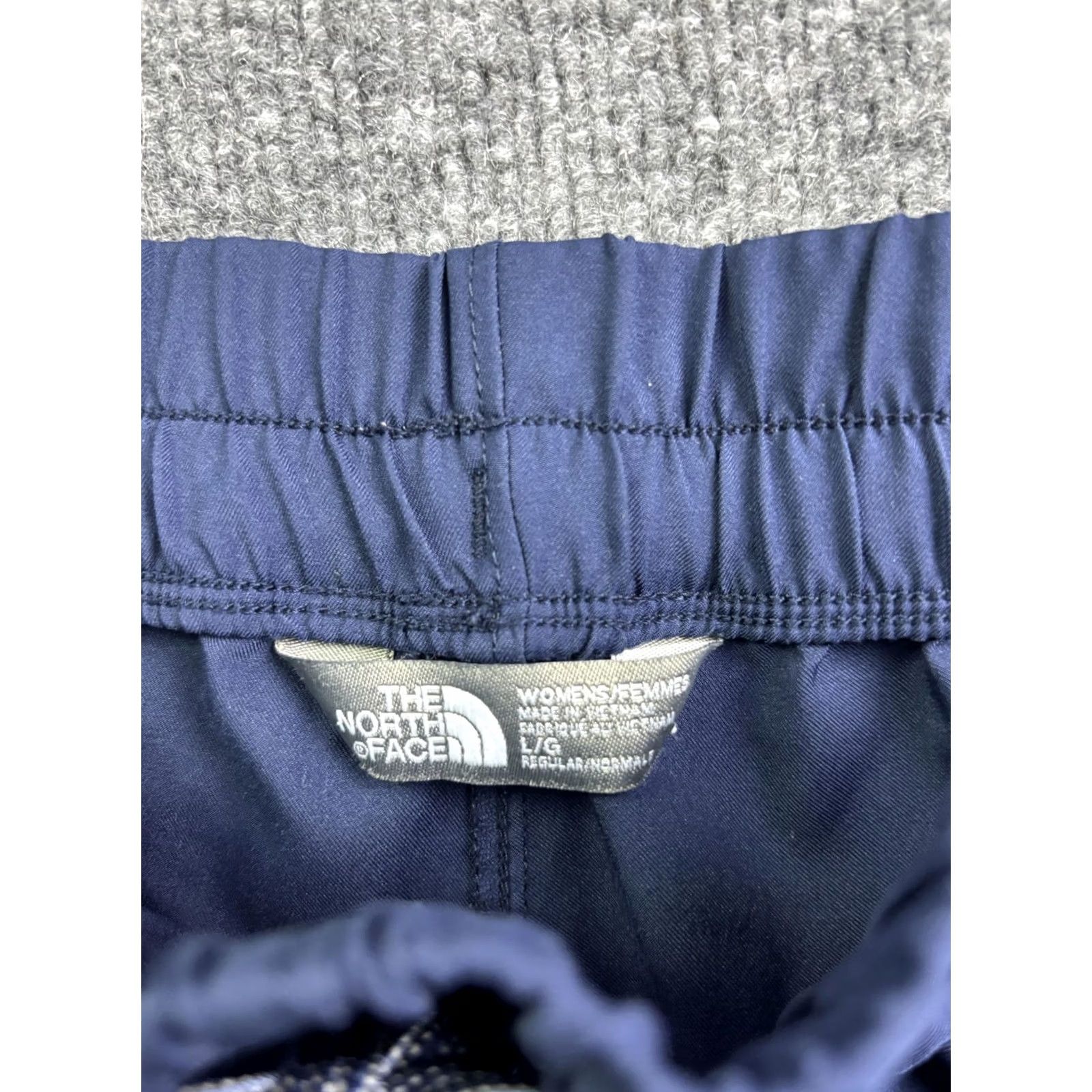 The North Face The North Face Running Shorts Womens L Blue 3 Inseam Zip Pocket Lightweight Athletic Activewear Summer Mens? Womens? Size 36" / US 14 / IT 50 - 2 Thumbnail