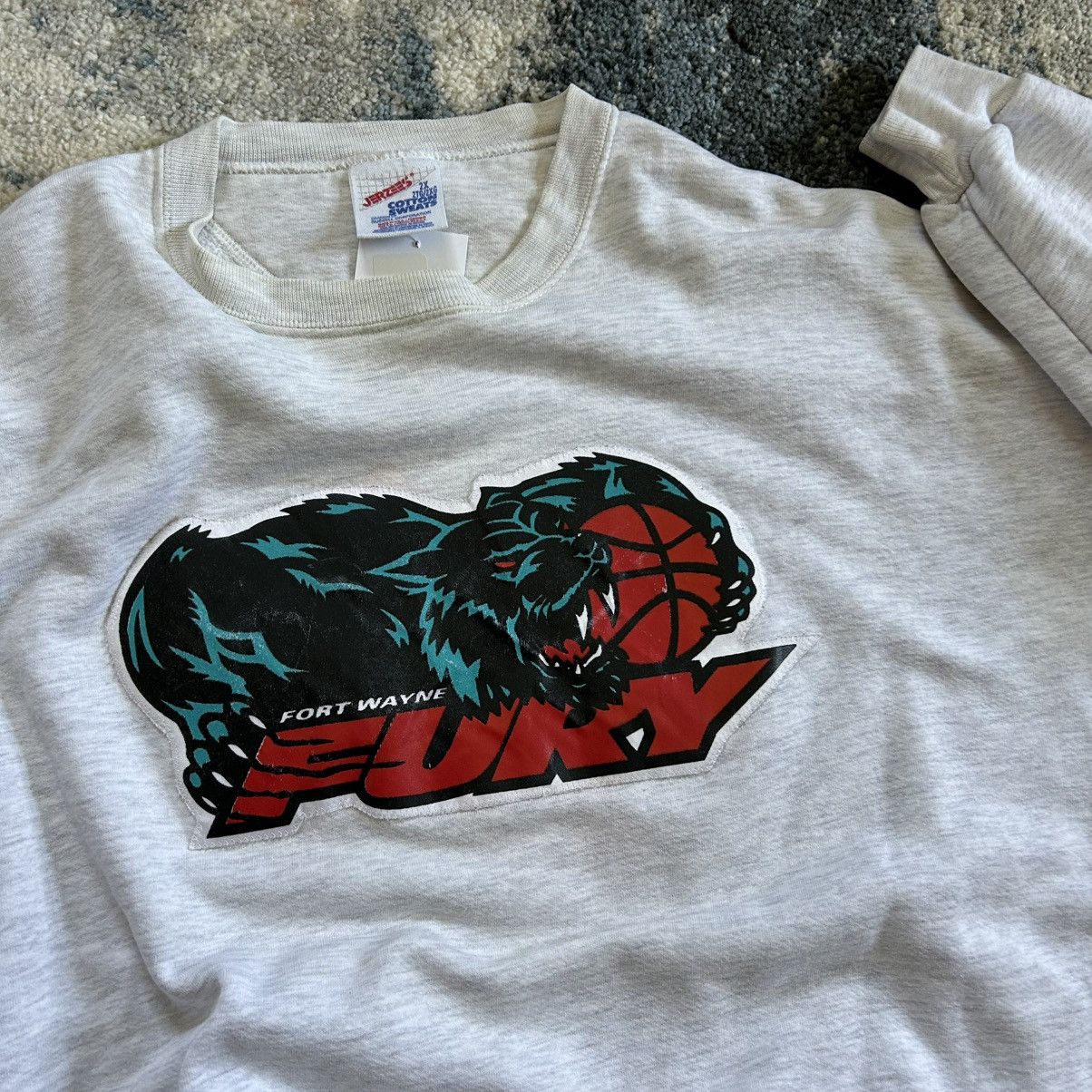 Jerzees 90s FORT WAYNE FURY CBA BASKETBALL CREWNECK HEATHER ASH Size US XXL / EU 58 / 5 - 2 Thumbnail