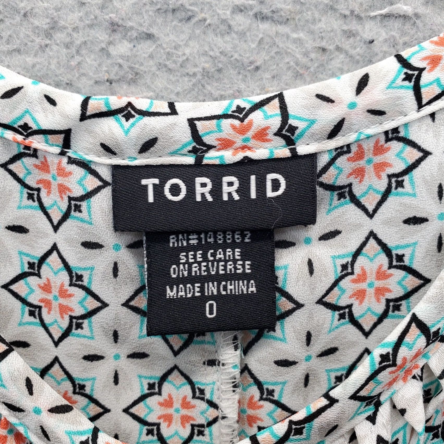 Torrid Torrid Cami Top Womens Size 0 Multi Geometric Print Adjustable Straps Tank Shirt Size XS / US 0-2 / IT 36-38 - 5 Thumbnail