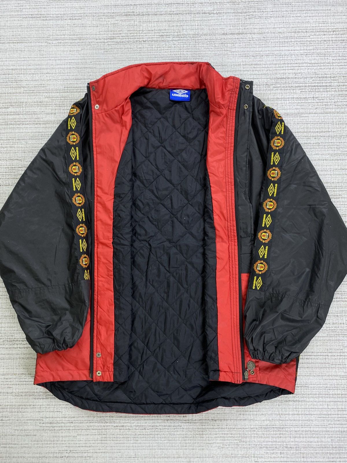 Umbro Vintage 90s Manchester United X Umbro Side Tape Jacket Size US XL / EU 56 / 4 - 9 Thumbnail