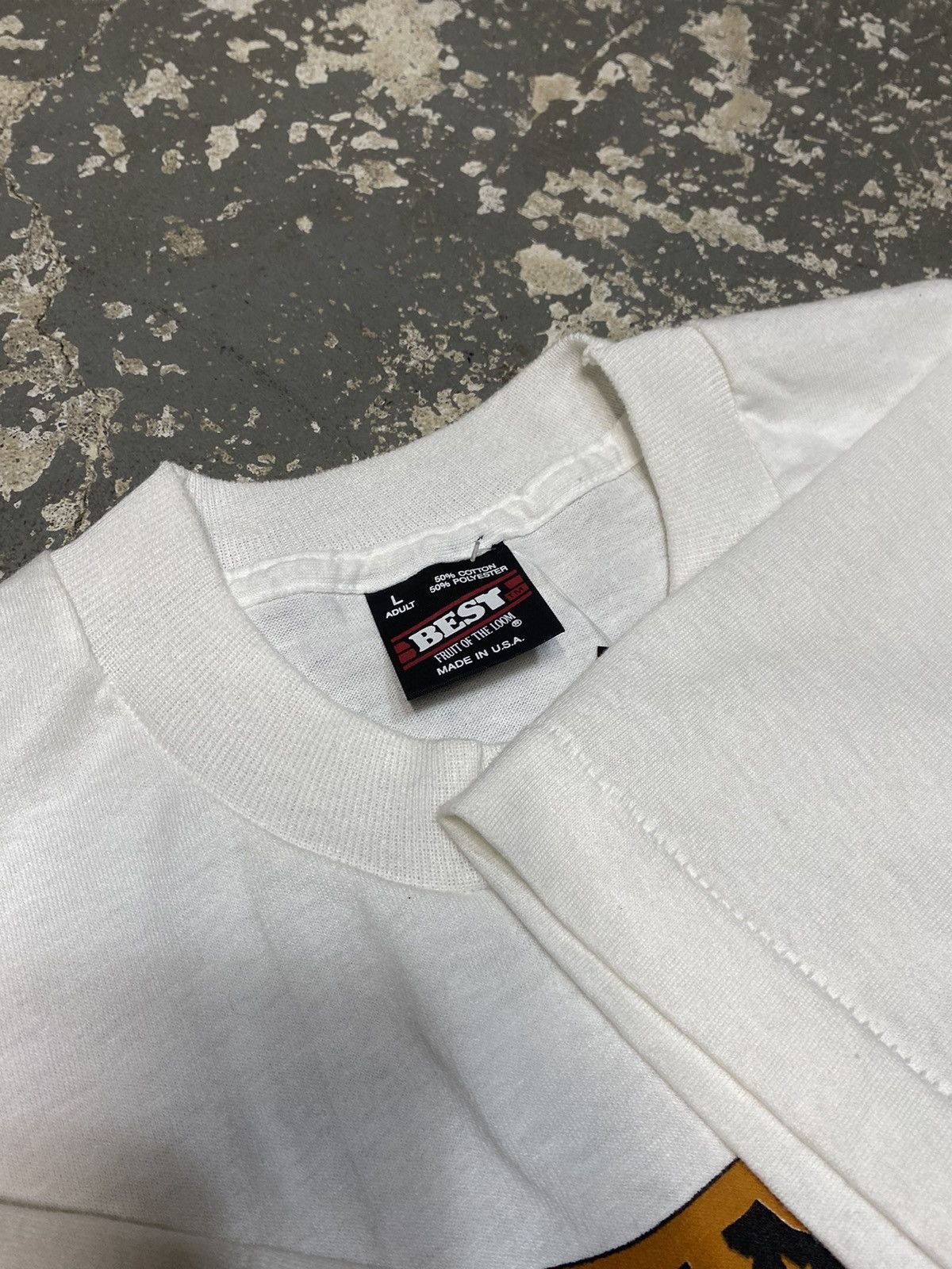 Japanese Brand × Vintage Vintage Wanted! Dangerous $100k Reward Funny Tshirt Size US L / EU 52-54 / 3 - 8 Thumbnail