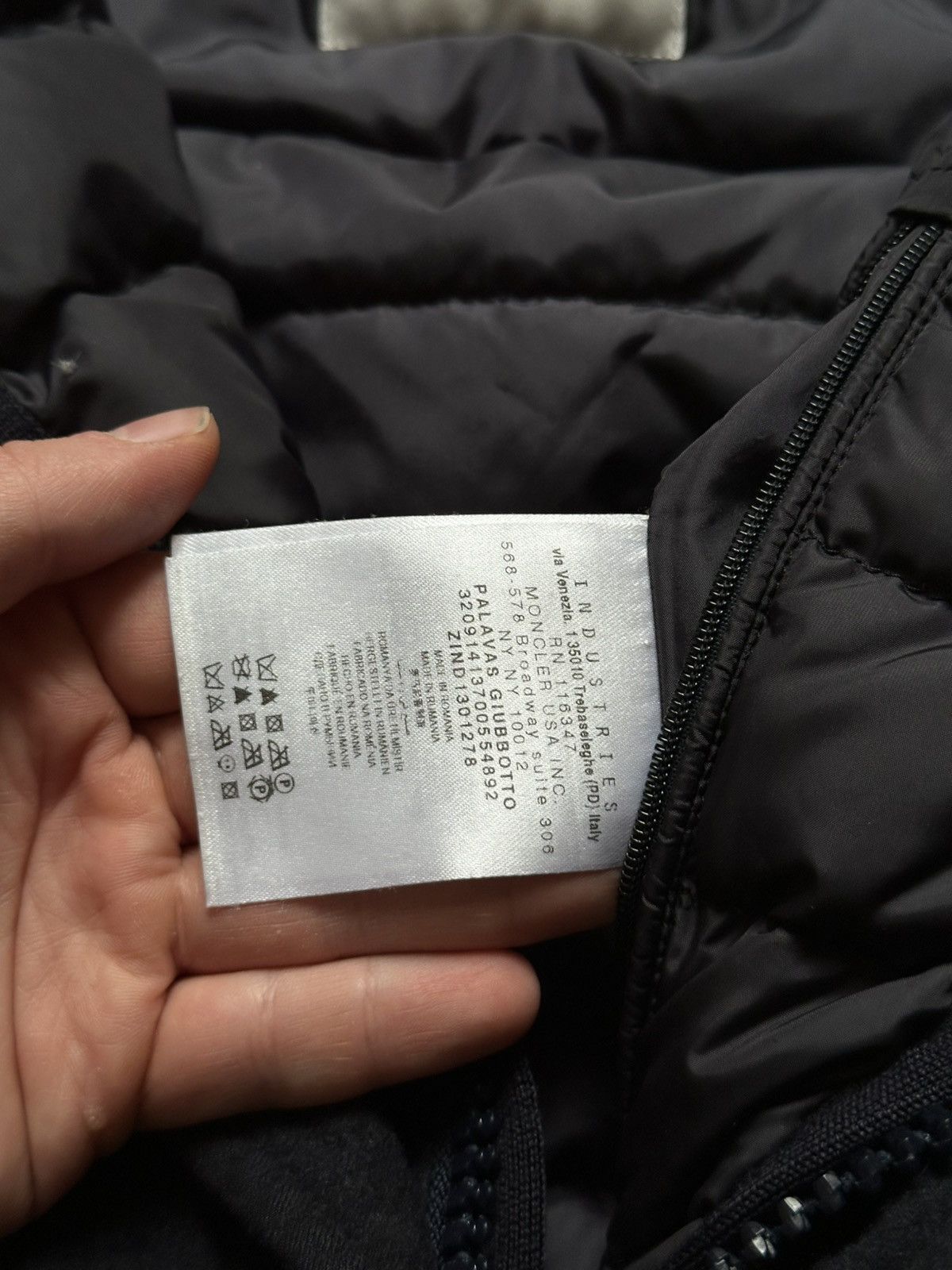 Moncler Moncler Luxury Unisex Wool Puffer Down With Hood Jacket Size L / US 10 / IT 46 - 10 Thumbnail