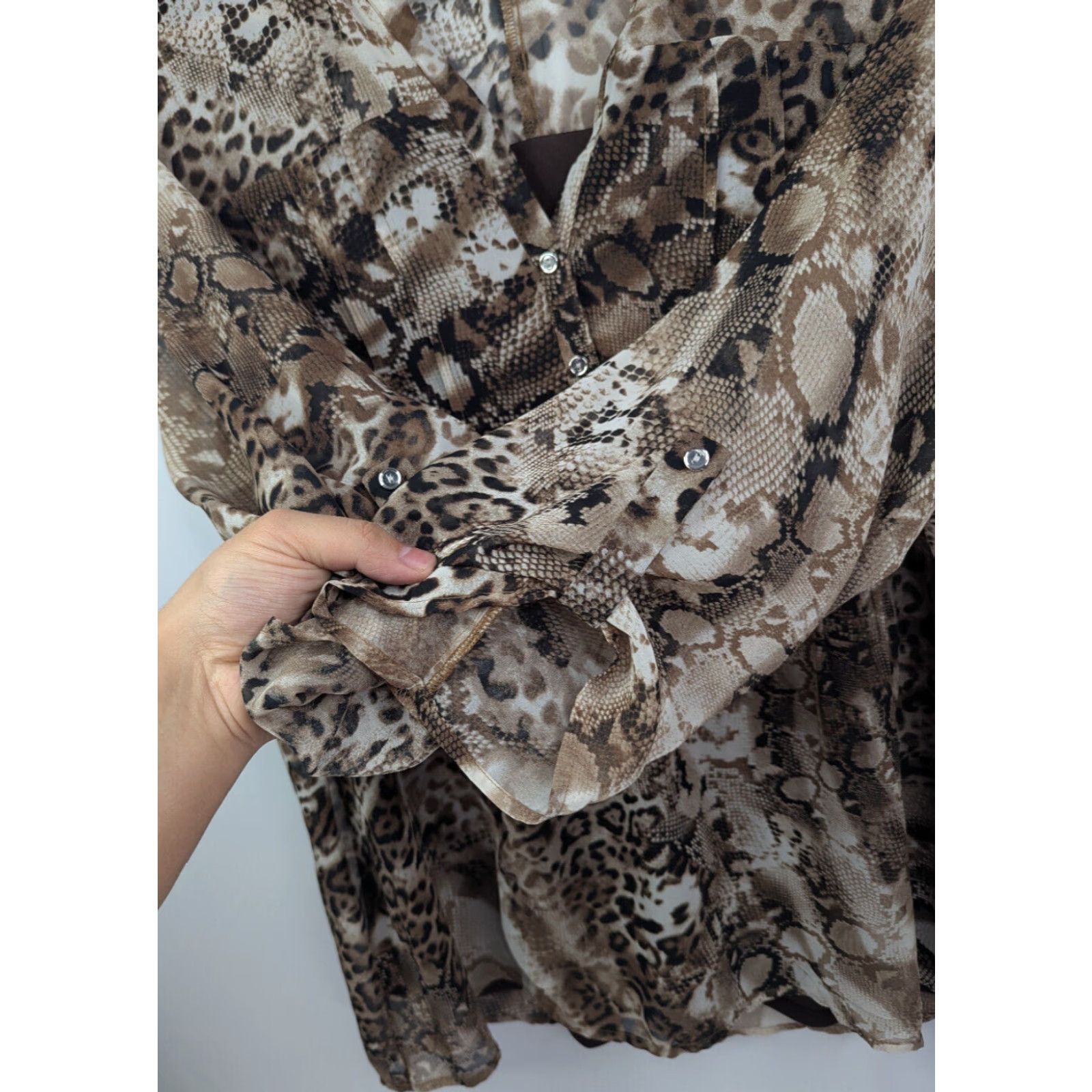 Vintage Cocomo Brown Animal Print 3/4 Roll Tab Sleeve Sheer Top V-Neck Henley Under Tank Shirt Women 2X Brown Snake Print Size XXL / US 16-18 / IT 52-54 - 2 Thumbnail