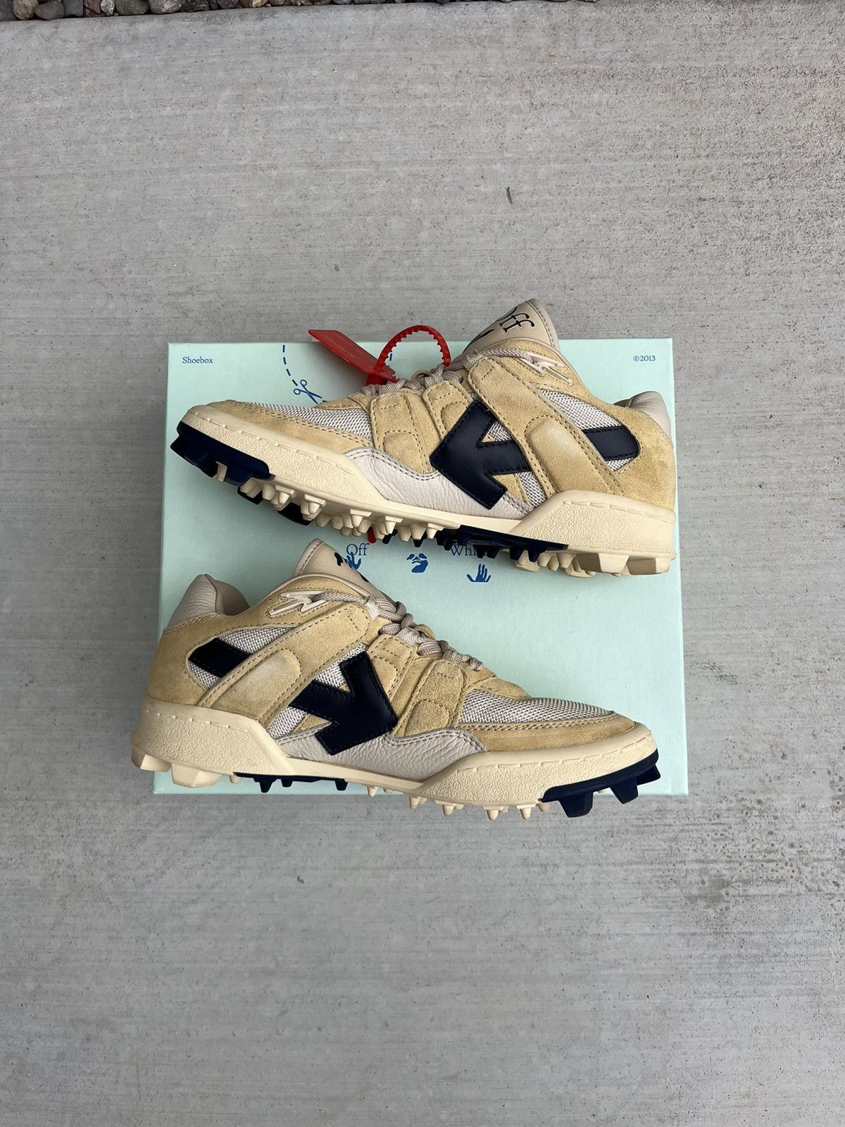 Off-White Off-White Mountain Cleat ‘Beige’ Size US 7.5 / EU 40-41 - 1 Thumbnail