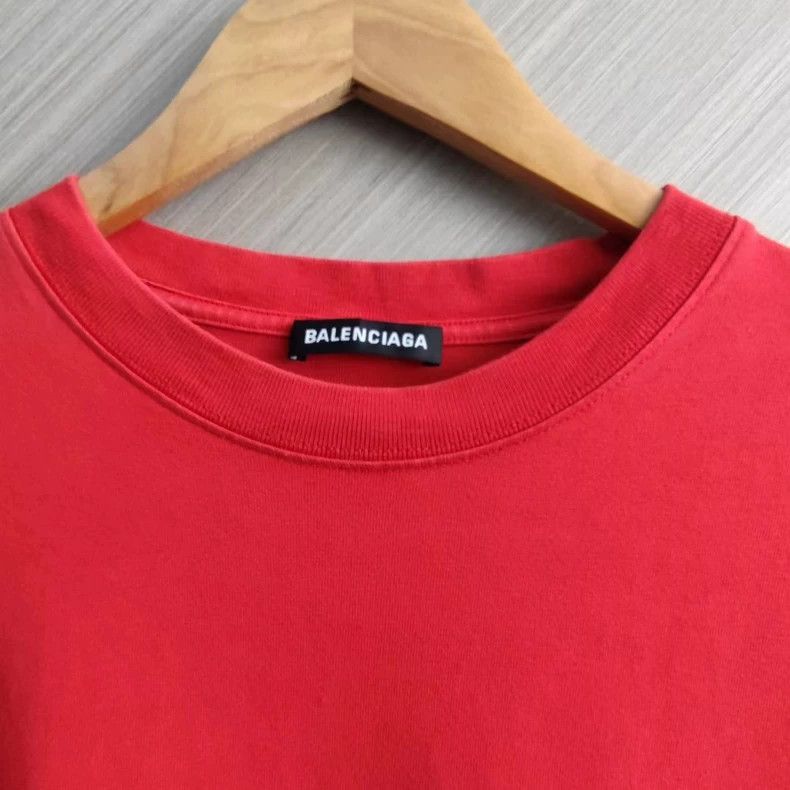 Balenciaga Balenciaga The red short sleeves are of good quality, and Size US S / EU 44-46 / 1 - 2 Thumbnail