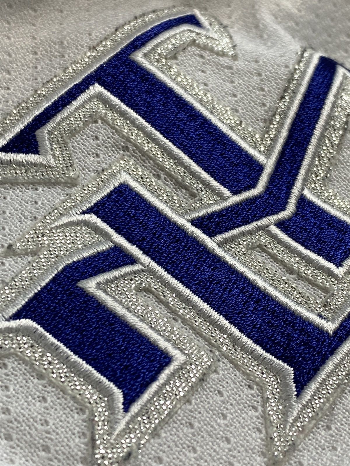 Ccm × NHL × Vintage Toronto maple leafs nhl ccm sport vintage jersey 90s white Size US L / EU 52-54 / 3 - 5 Thumbnail