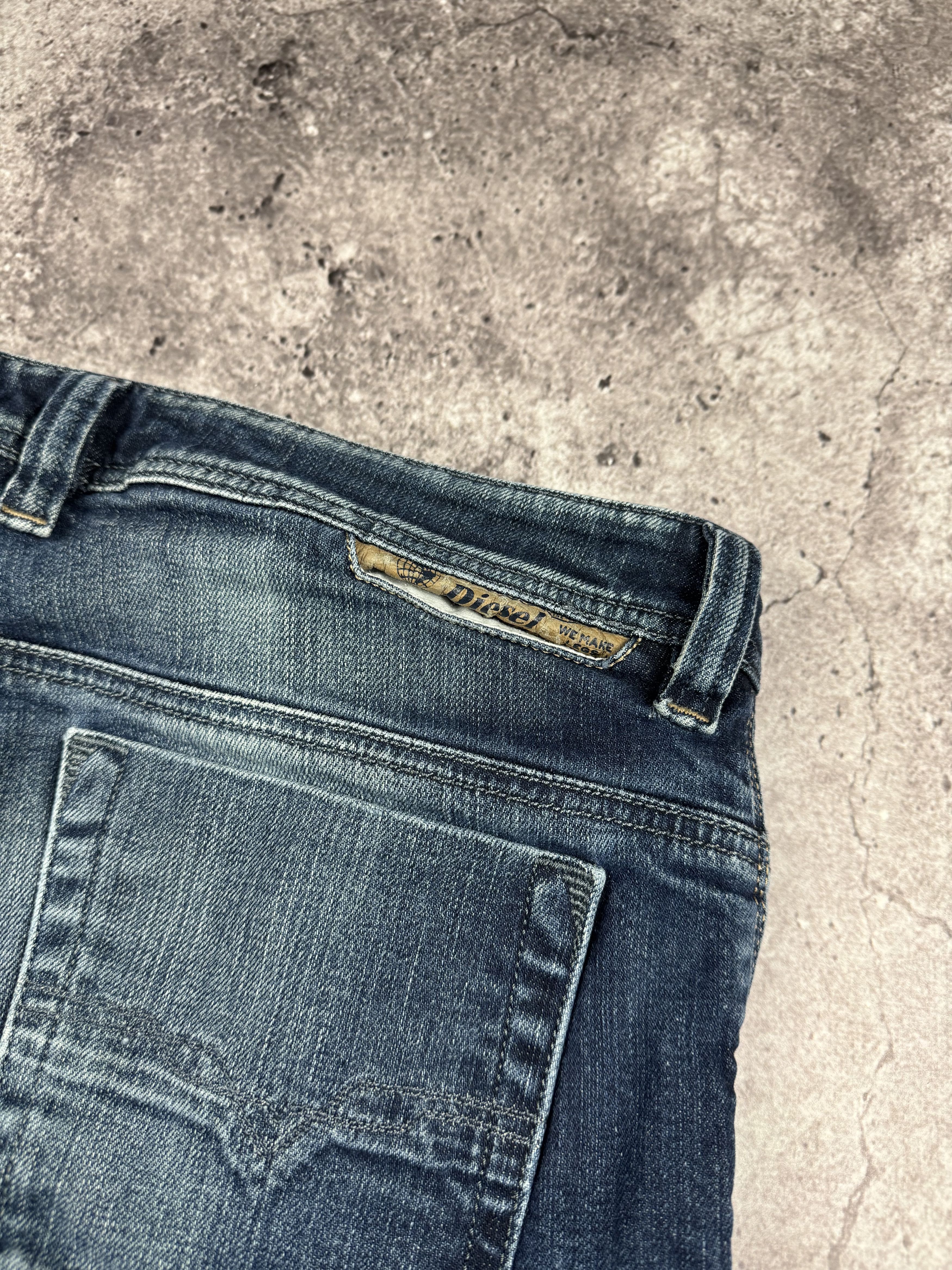 Diesel Disstressed Diesel jeans vintage safado model Japanesse Size US 32 / EU 48 - 6 Thumbnail