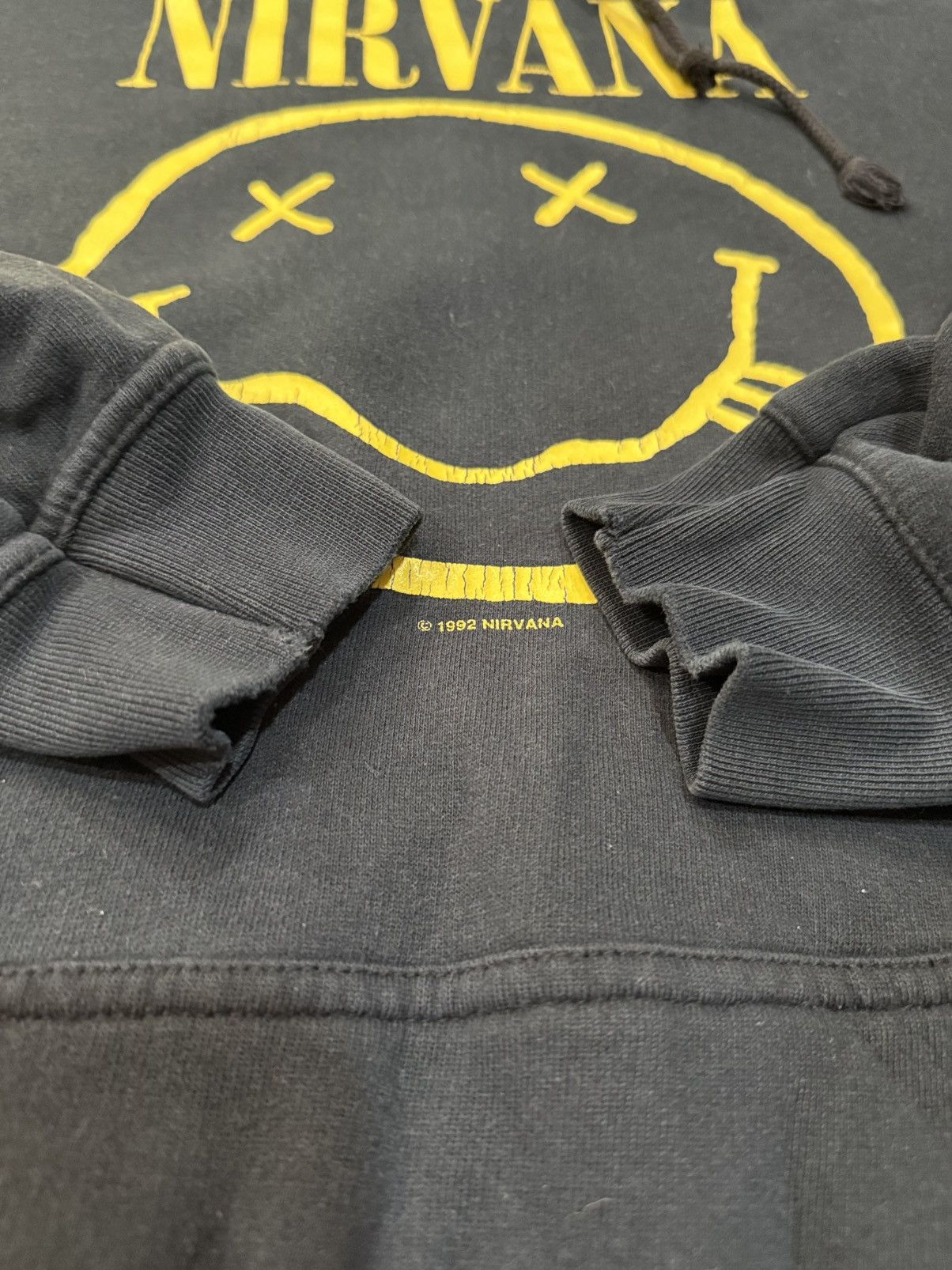 Band Tees Rare Vintage 90s Nirvana Smiley Promo Europe Hoodie Size US L / EU 52-54 / 3 - 11 Thumbnail