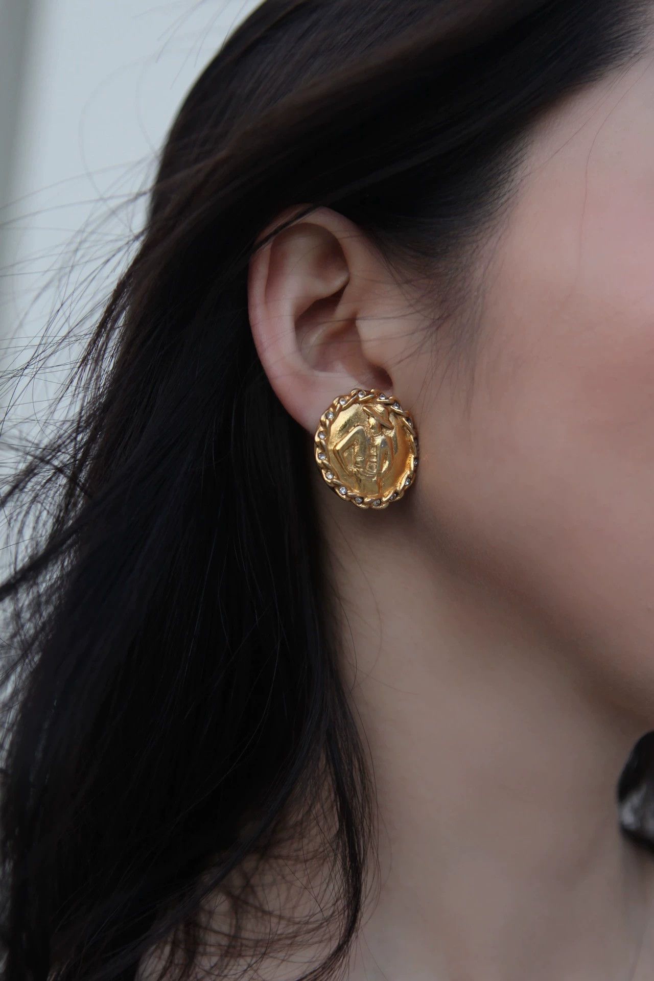 Chanel Chanel Coco Relief Crystal Embellished Women's Ear Clips Size ONE SIZE - 4 Thumbnail