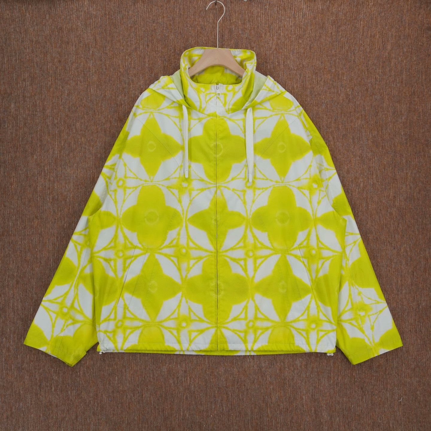 Louis Vuitton Louis Vuitton Yellow Light Jacket S Men Size US S / EU 44-46 / 1 - 1 Thumbnail