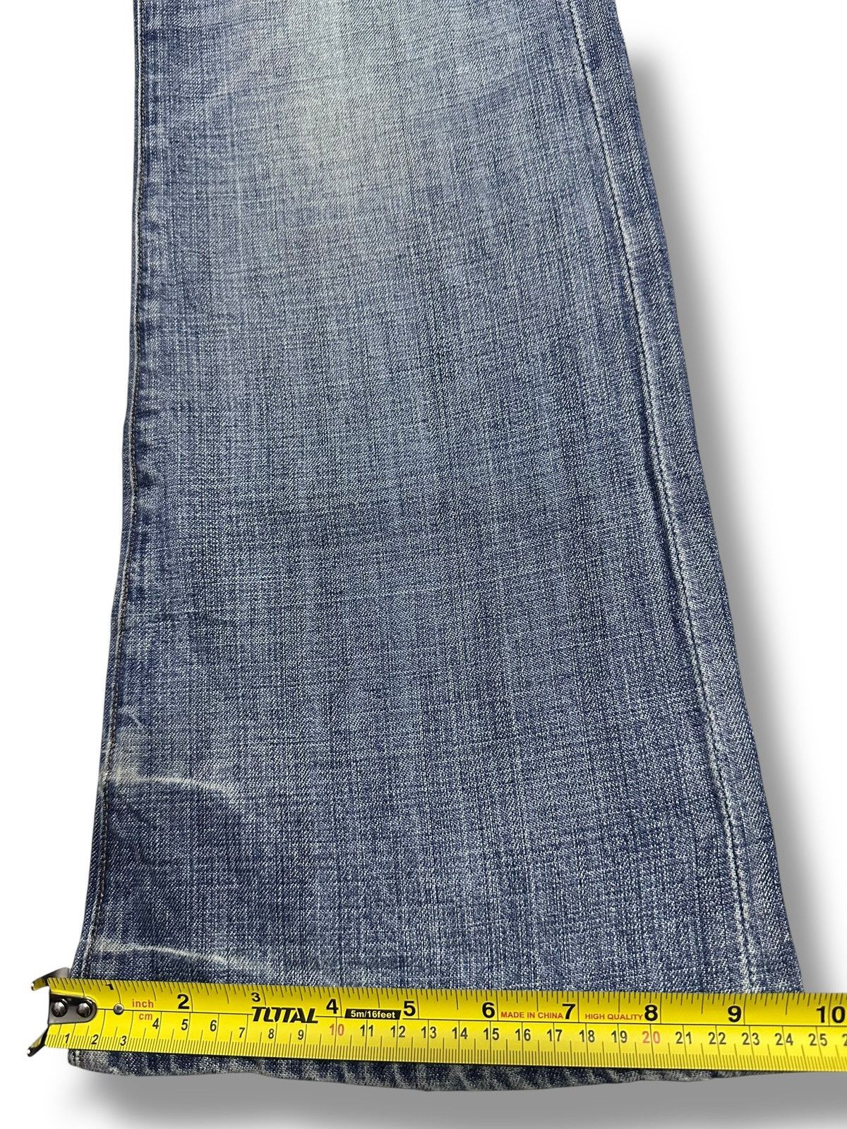 Citizens Of Humanity Citizen of Humanity Distressed Jeans Bootcut and Faded Wash Size US 32 / EU 48 - 19 Thumbnail