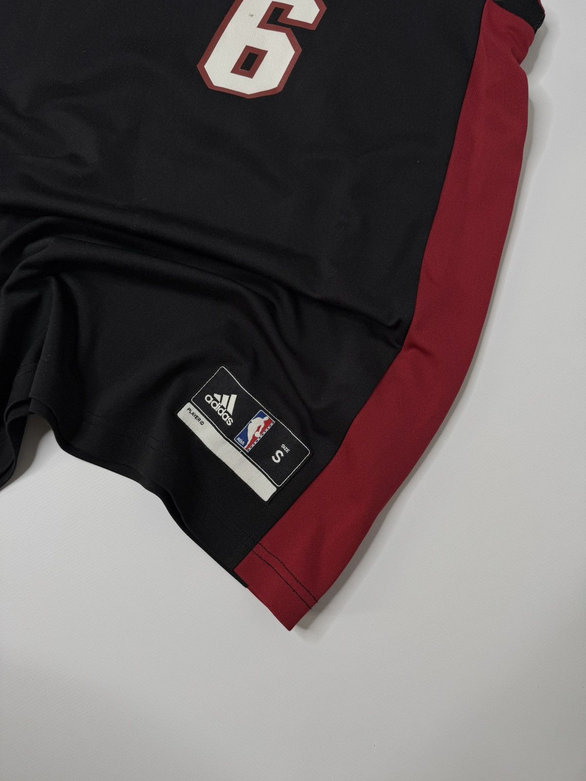 NBA Adidas Miami heats 6 LeBron James Jersey NBA basketball y2k Size US S / EU 44-46 / 1 - 4 Thumbnail