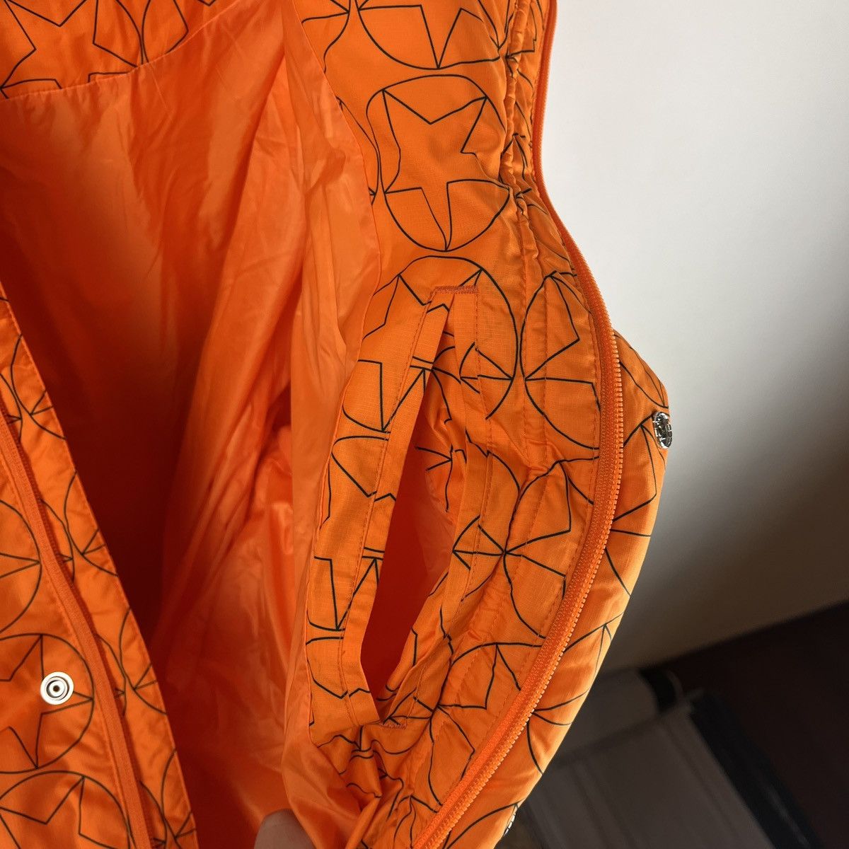 Pleasures Puma x Pleasuers Hood Jacket Primaloft Orange Star Y2K Down Size US L / EU 52-54 / 3 - 17 Thumbnail