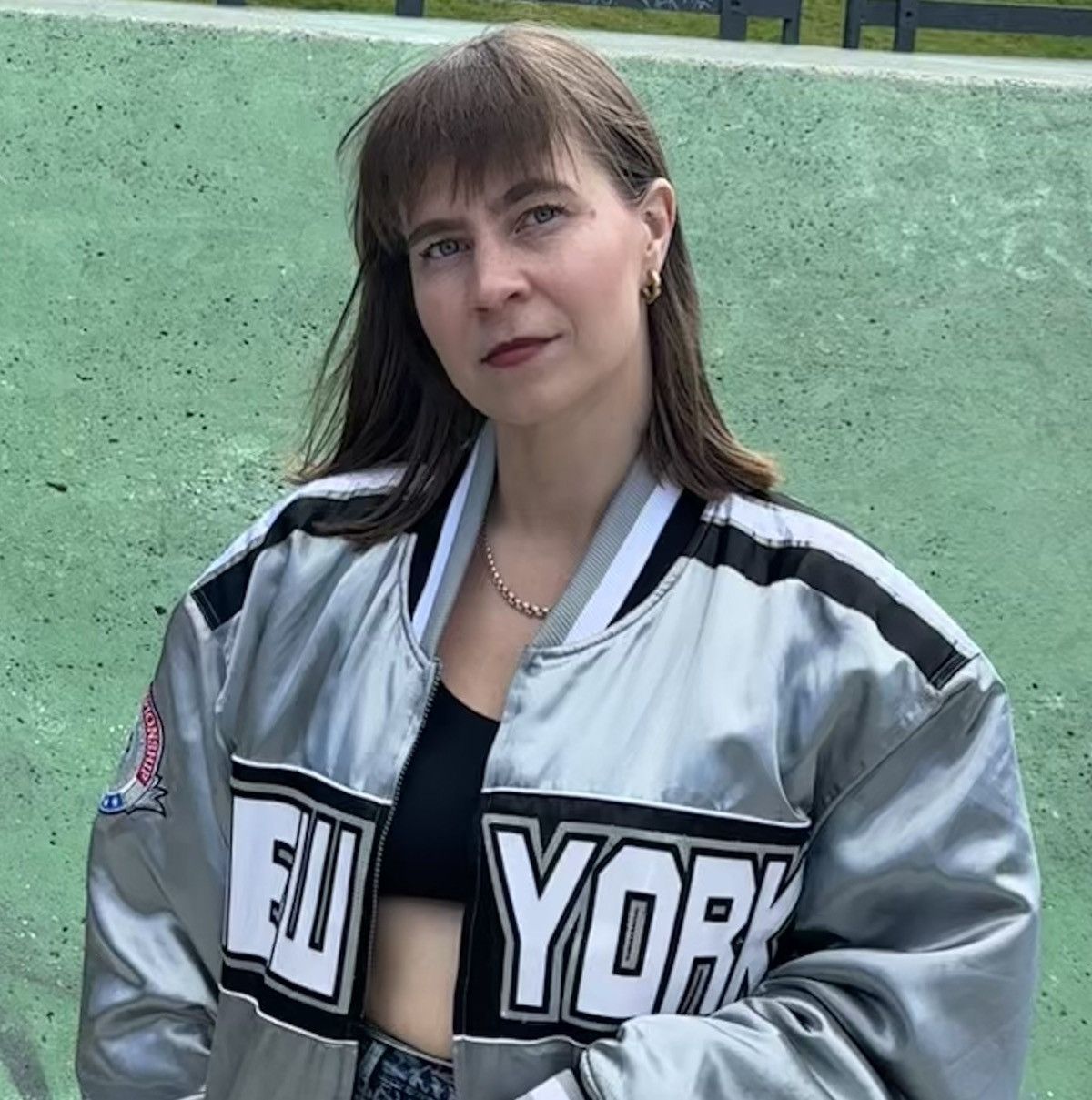 Vintage 90s Vintage Bomber Puffer Silver Satin in size XL Size US XL / EU 56 / 4 - 3 Thumbnail