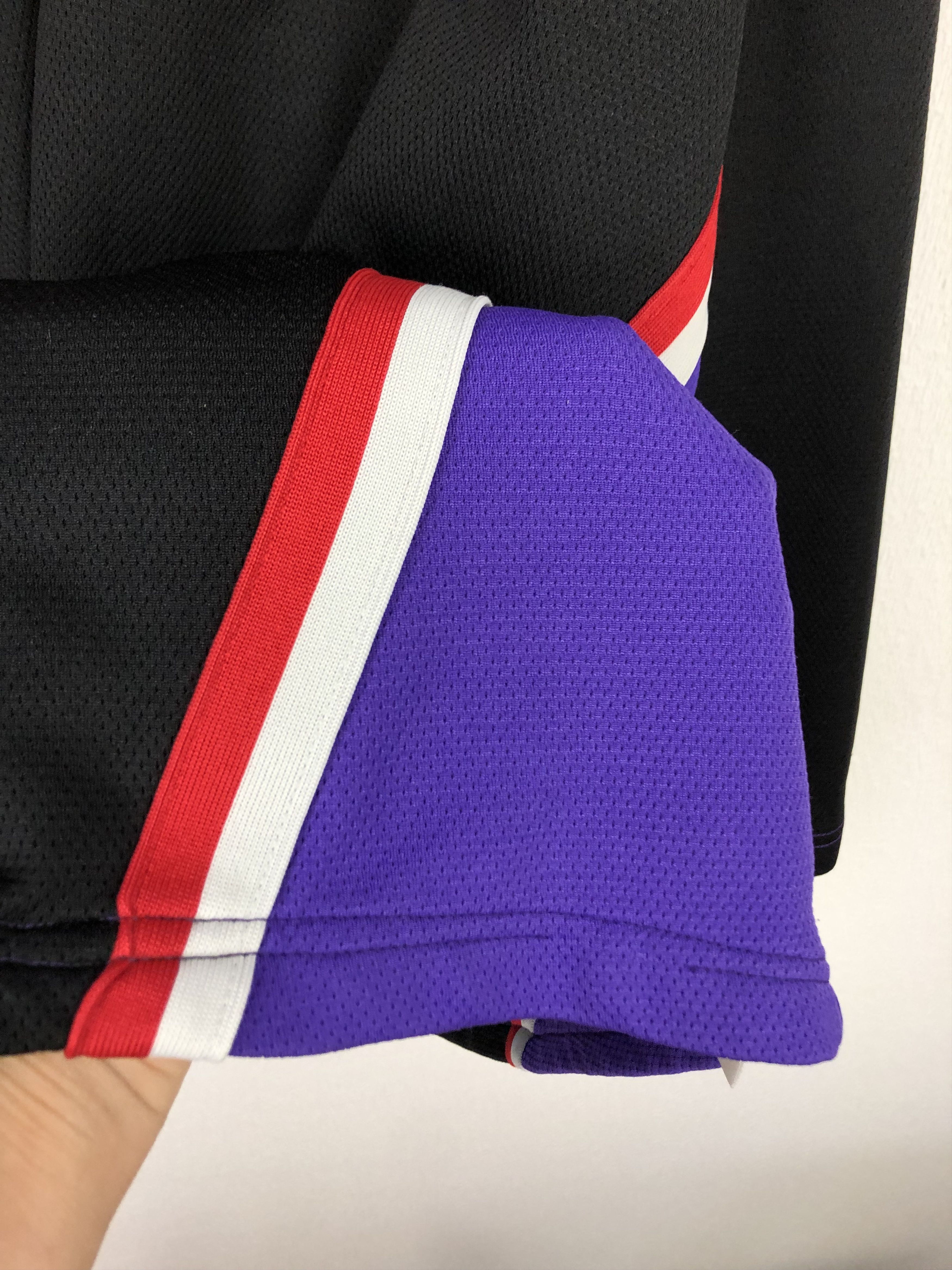 Nike Vintage Nike Toronto Raptors Hockey Jersey NBA Long Sleeve Size US XXL / EU 58 / 5 - 4 Thumbnail