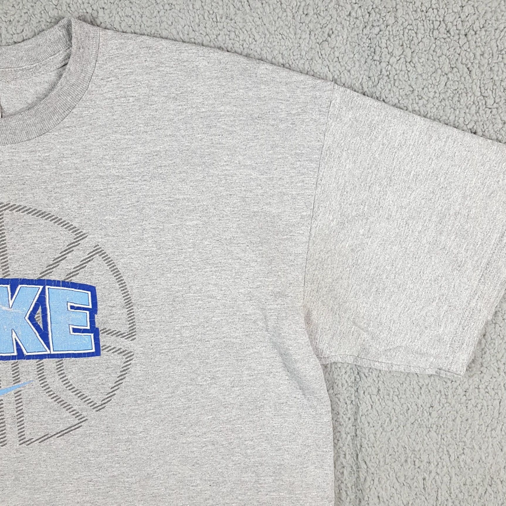 Nike VINTAGE Nike Basketball T-Shirt Men Large Gray 90s 00s Retro Sports Y2K Logo Size US L / EU 52-54 / 3 - 3 Thumbnail