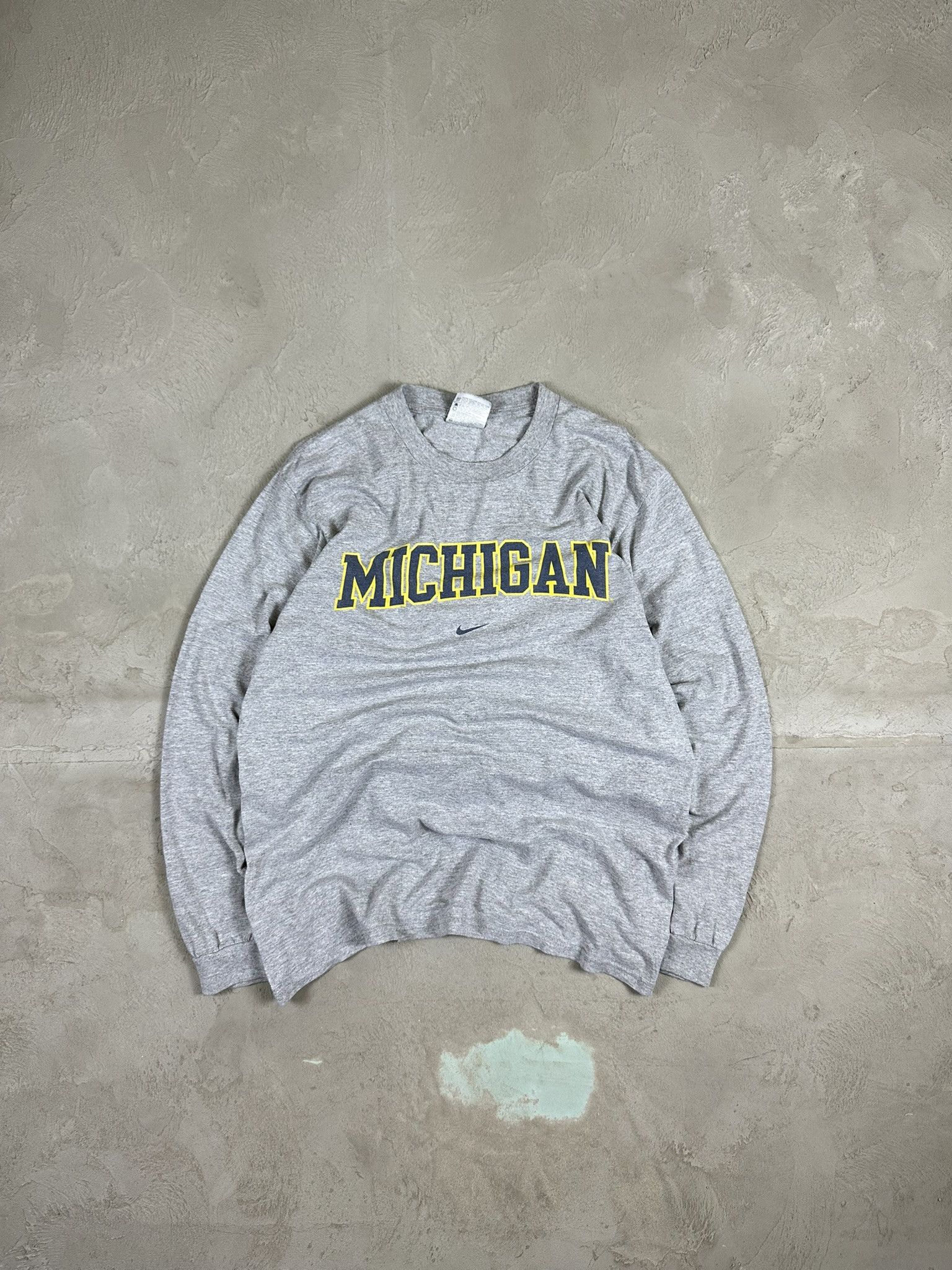 2000s Vintage Y2k Nike Michigan Spellout Longsleeve T-shirt
