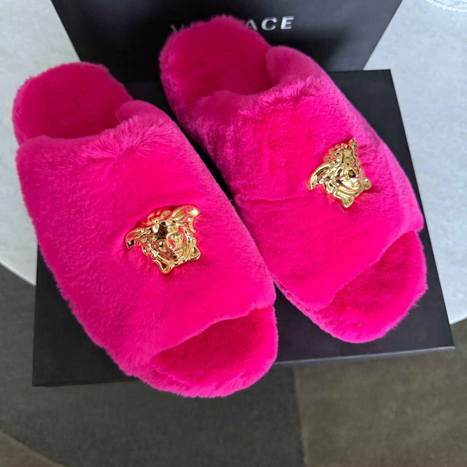 Versace VERSACE Medusa Icon Faux Fur Slippers Fuchsia Size US 8 / IT 38 - 1 Thumbnail