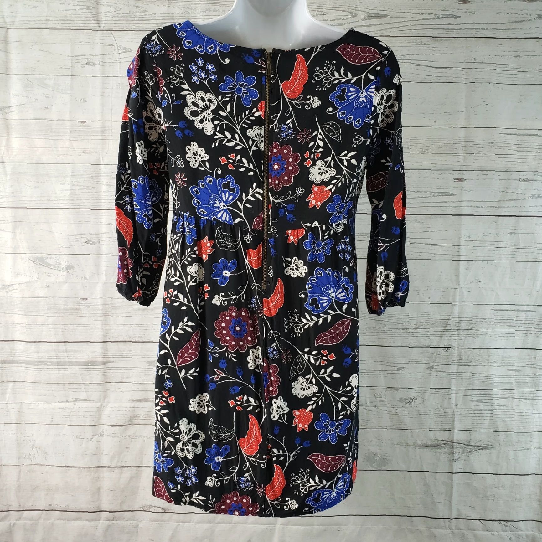 Old Navy Old Navy Womens Mini Dress XS Black Red Floral 3/4 Sleeve Rayon Dress Womens XS Black Red Floral 3/4 Sleeve Rayon Size XS / US 0-2 / IT 36-38 - 4 Thumbnail
