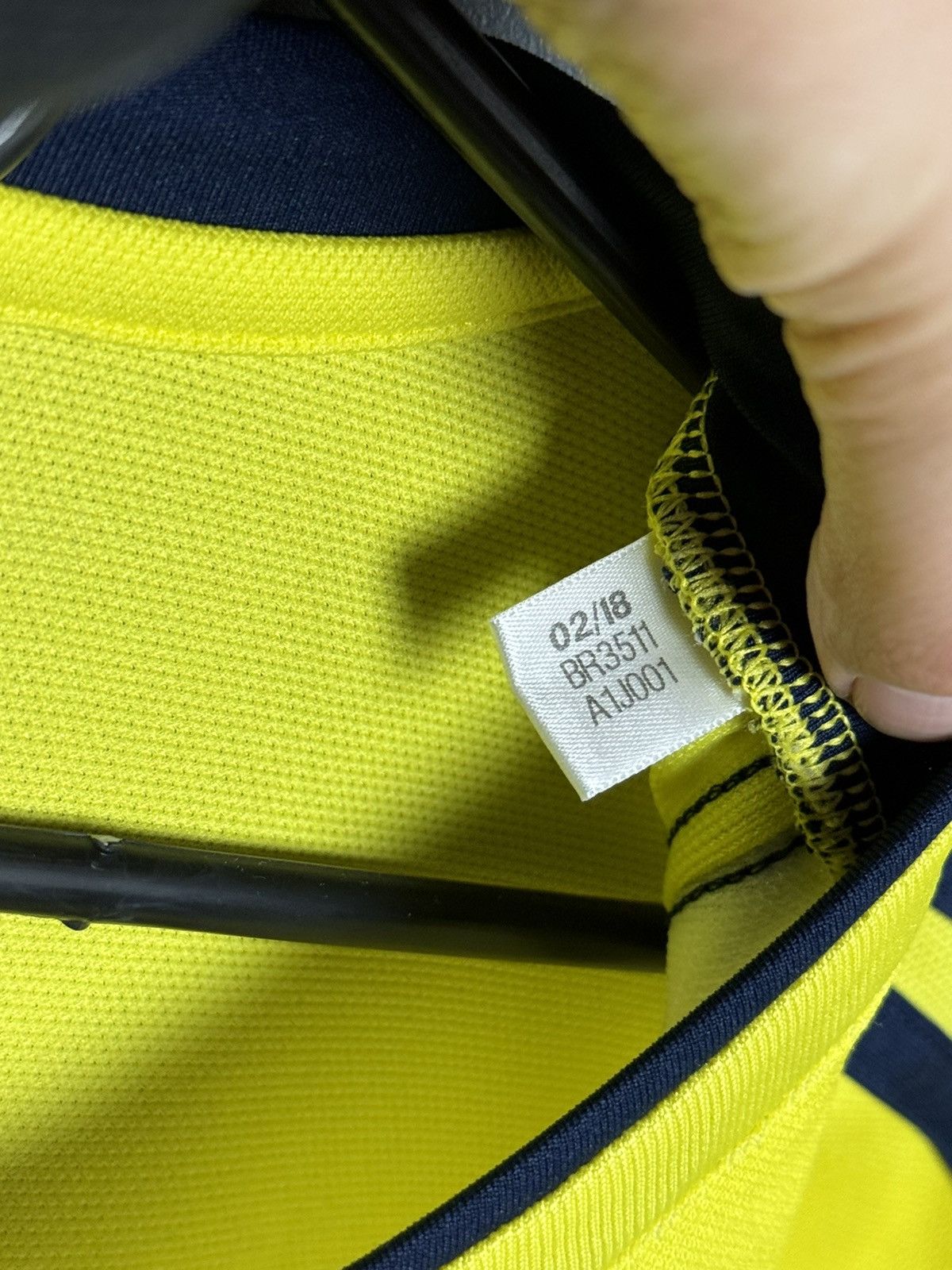 Adidas Colombia National Team 18/19 Home Football Jersey Size US L / EU 52-54 / 3 - 11 Thumbnail