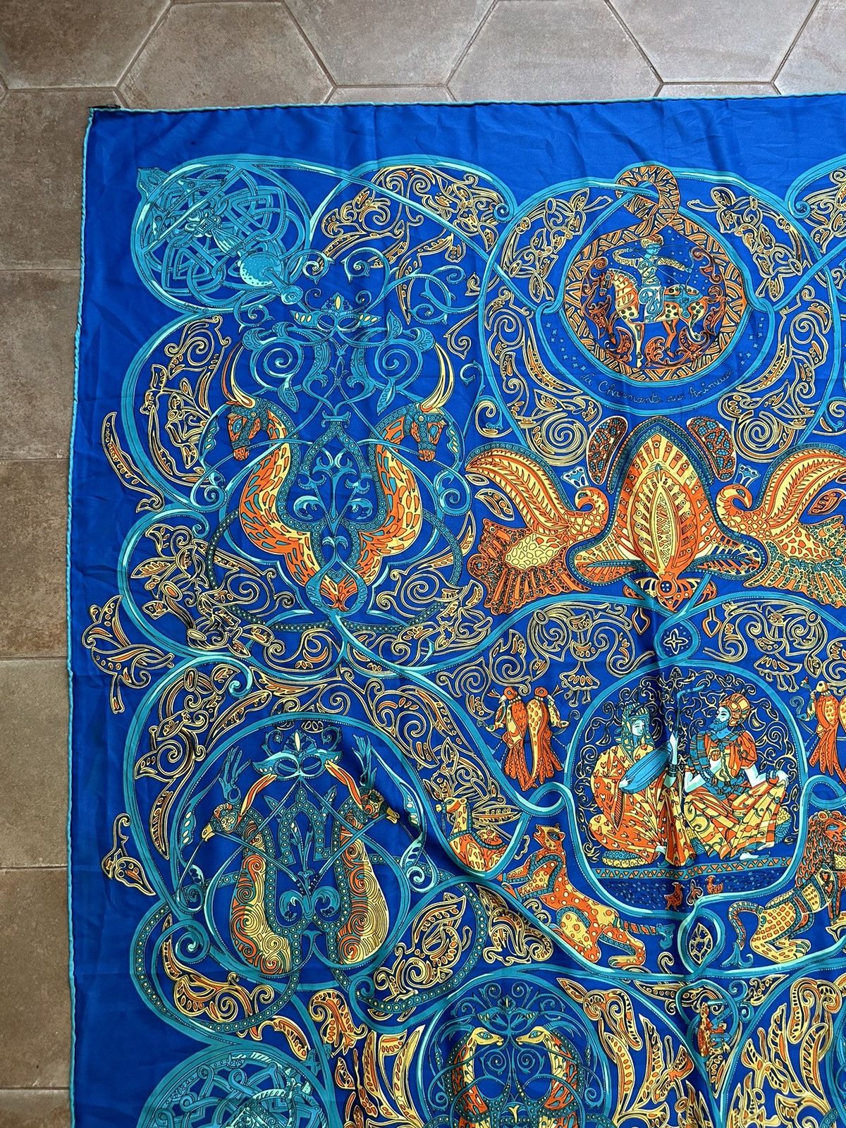 Hermes VINTAGE AUTHENTIC 100% SILK LA CHARMANTE AUX ANIMAUX SCARF Size ONE SIZE - 2 Thumbnail