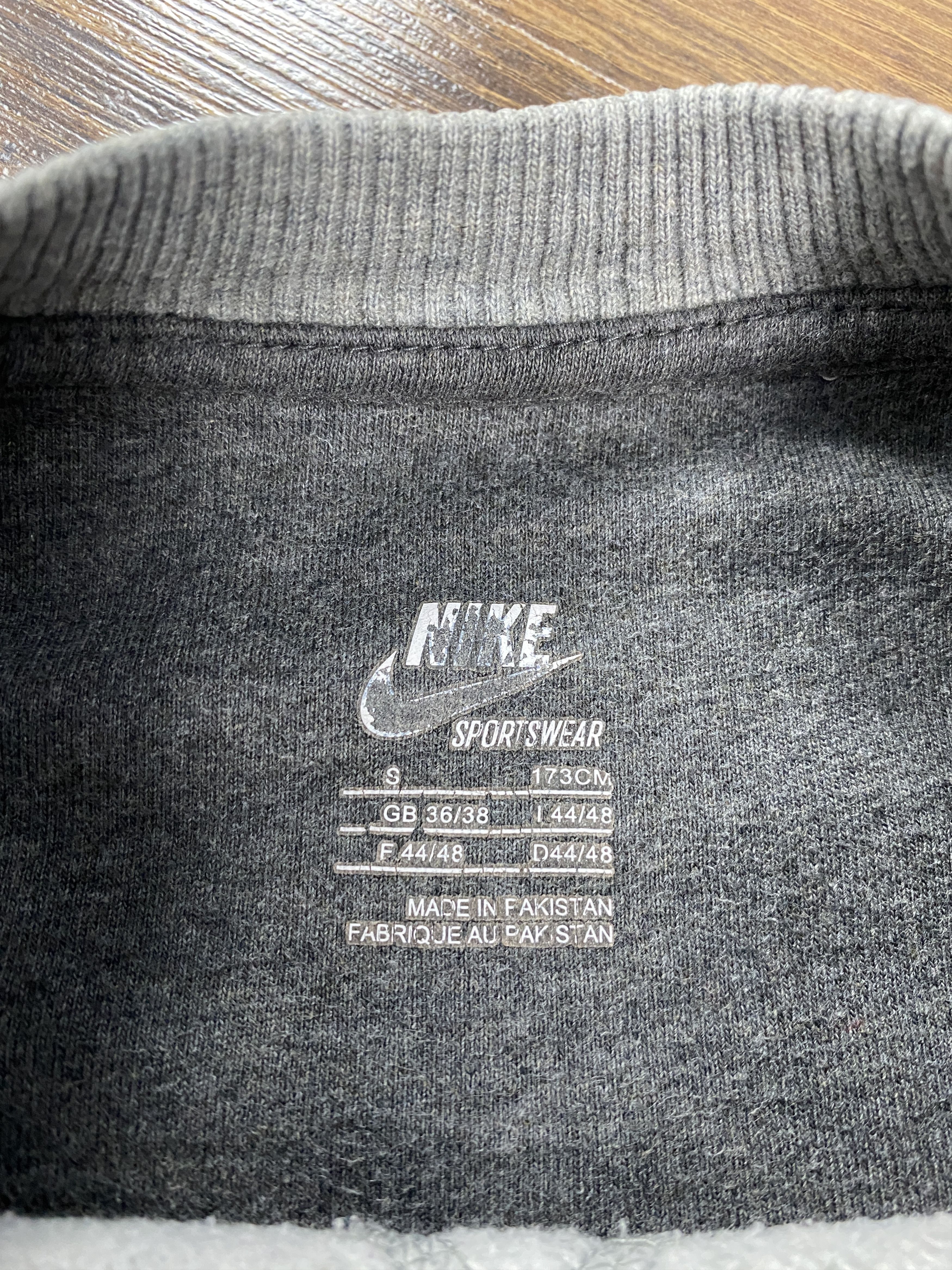 Nike Nike Mens Mini Swoosh Crew Neck Sweatshirt Size US S / EU 44-46 / 1 - 5 Thumbnail