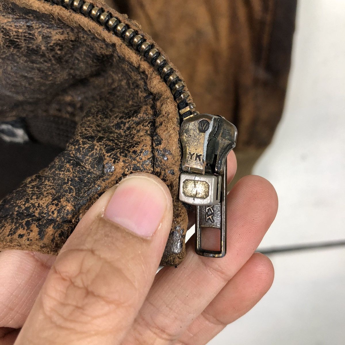 Japanese Brand Vintage Distressed Leather Bomber Jacket Grunge Patina Fade Size US M / EU 48-50 / 2 - 18 Thumbnail