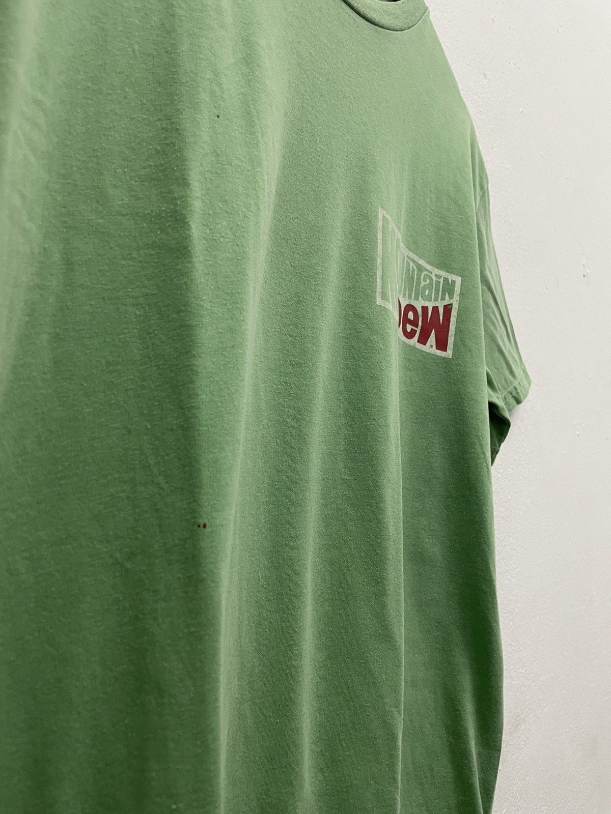Mountain Dew × Vintage Vintage Mountain Dew “do the dew” Graphic tee flame Backhit Size US M / EU 48-50 / 2 - 2 Thumbnail