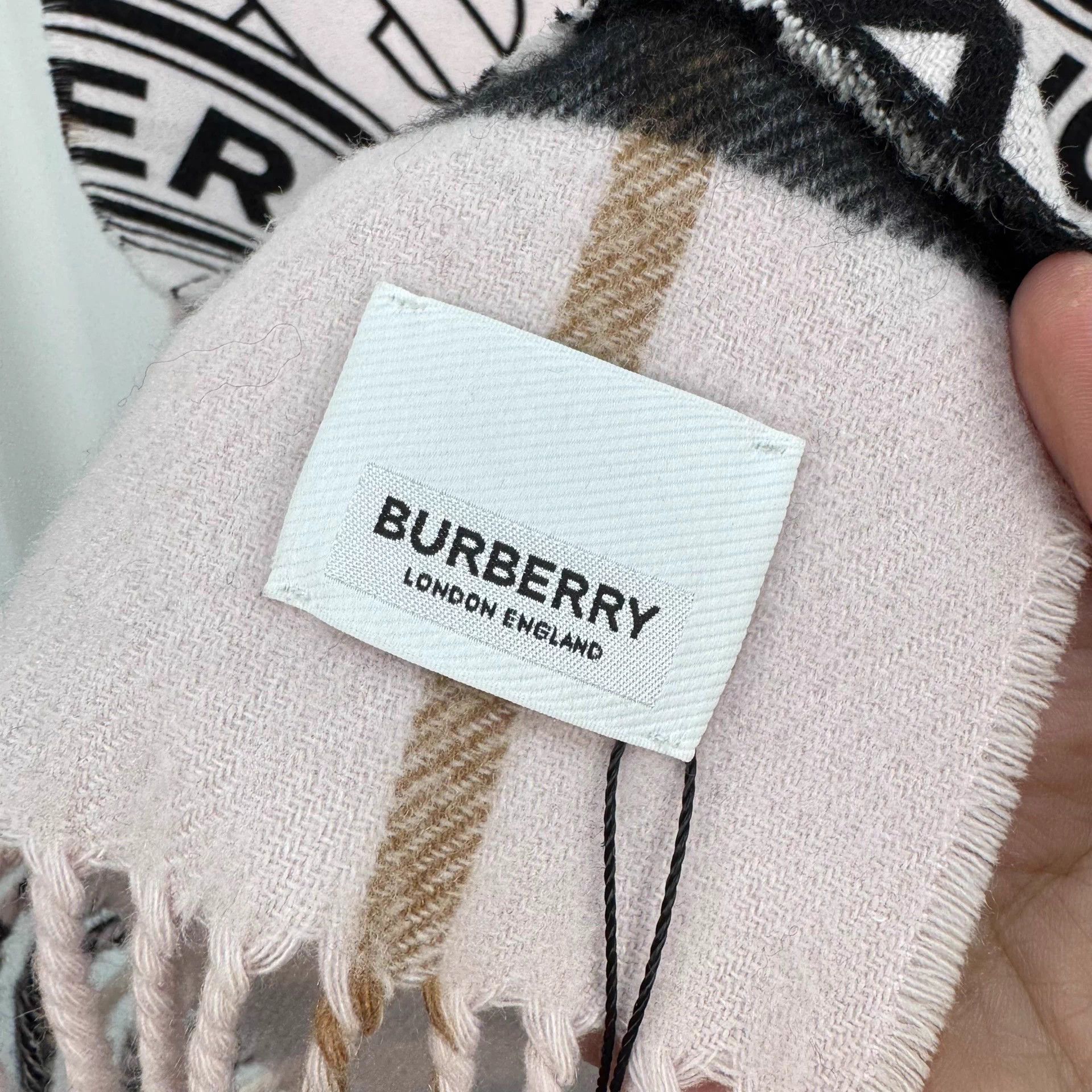 Burberry Burberry Check Monogram 2-Face Cashmere Scarf 30x168CM 99N Size ONE SIZE - 6 Thumbnail