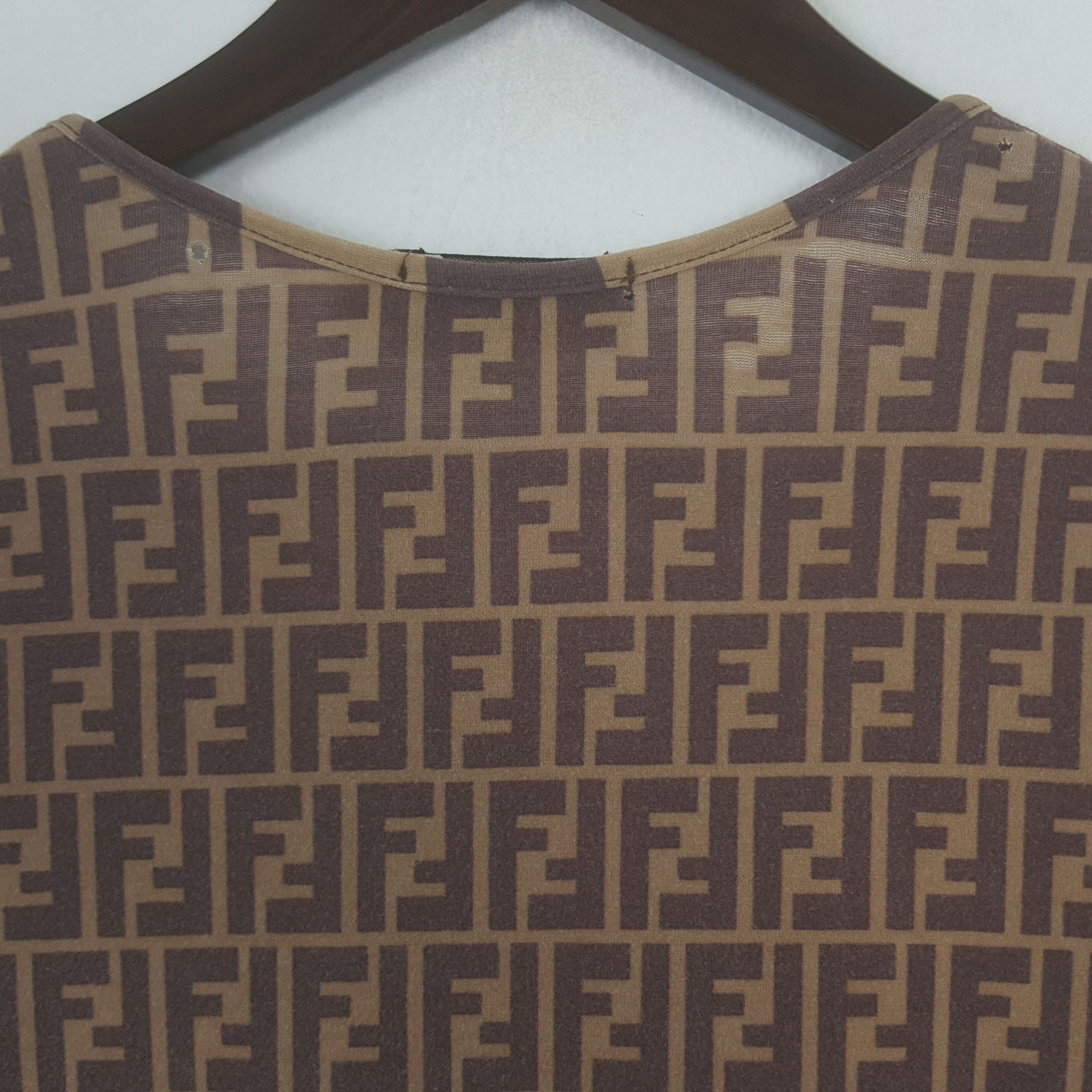Fendi × Vintage Vintage Fendi Monogram Tshirt Size XS / US 0-2 / IT 36-38 - 3 Thumbnail