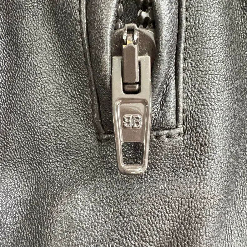 Balenciaga Balenciaga Logo Chest Printed Double Zip Sheepskin Hoodie Size US S / EU 44-46 / 1 - 4 Thumbnail