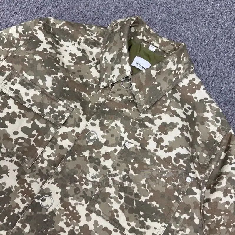 Burberry Burberry M Camouflage Print Men's Trench Coat. Size US M / EU 48-50 / 2 - 3 Thumbnail