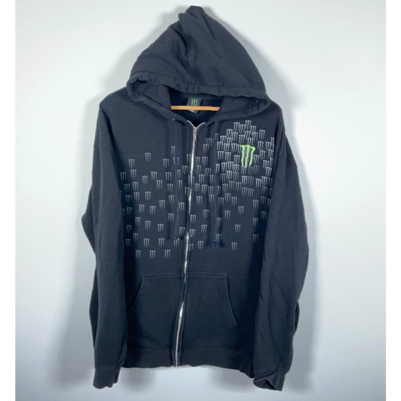 Vintage Monster Energy Hoodie Mens 2XL Black Zip Full 2XL Graphic Print Sweatshirt Official Product Retro Logo Pockets Front Back Accents Size US XXL / EU 58 / 5 - 2 Thumbnail