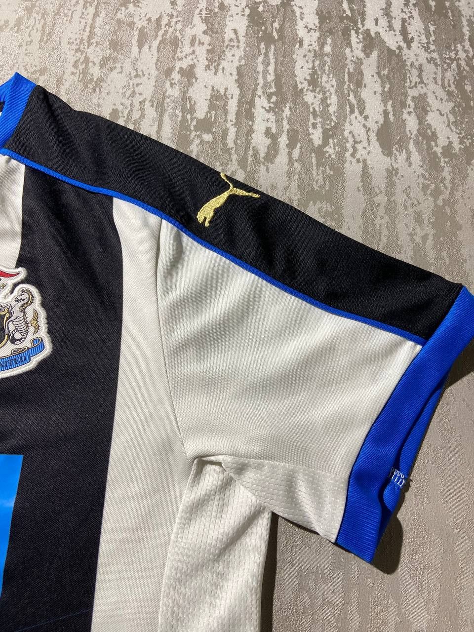 Puma Newcastle United FC 2015 Home Football Shirt Soccer Jersey Size US M / EU 48-50 / 2 - 9 Thumbnail