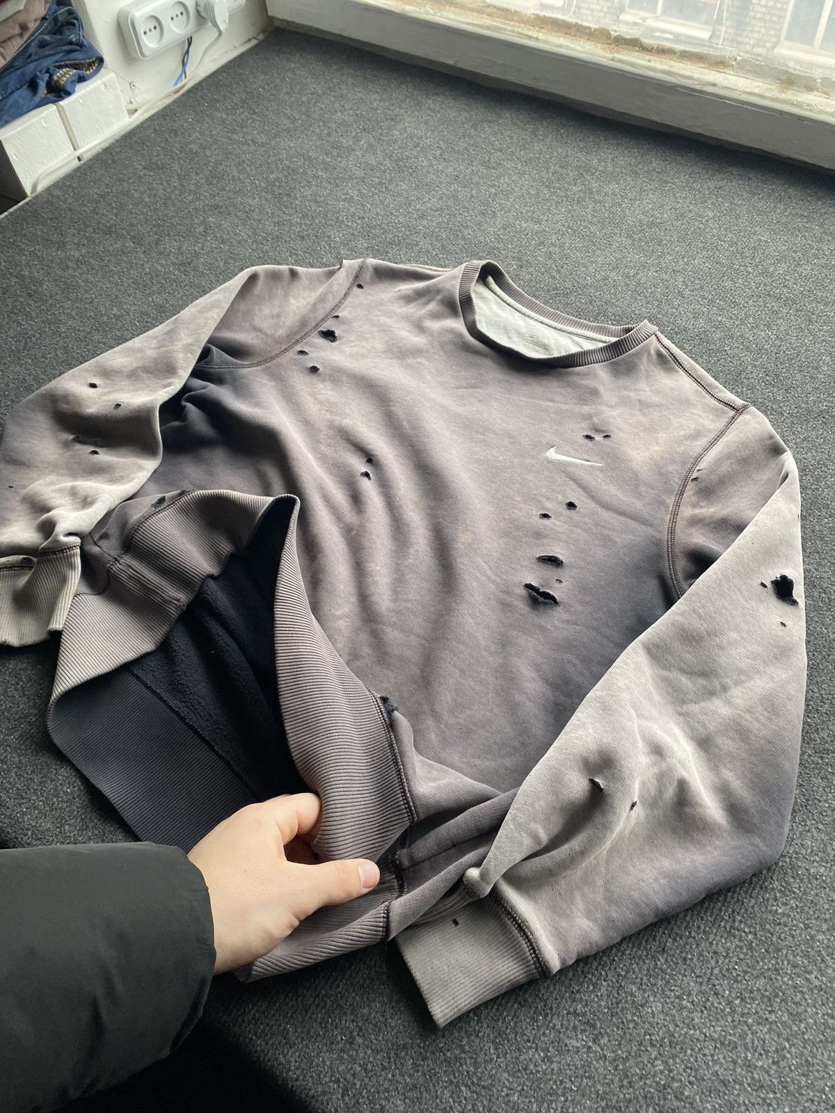 Nike 🔥NIKE DISTRESSED Dirty ripped men sweatshirt rare y2k punk Size US L / EU 52-54 / 3 - 20 Thumbnail