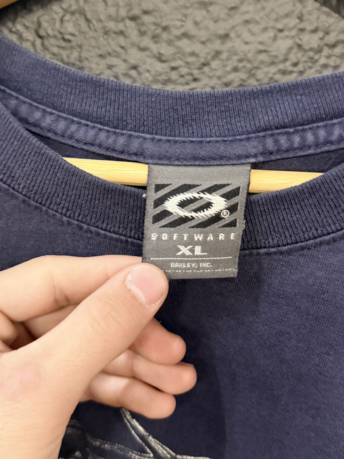 Vintage Vintage oakley tee Size US XL / EU 56 / 4 - 2 Thumbnail