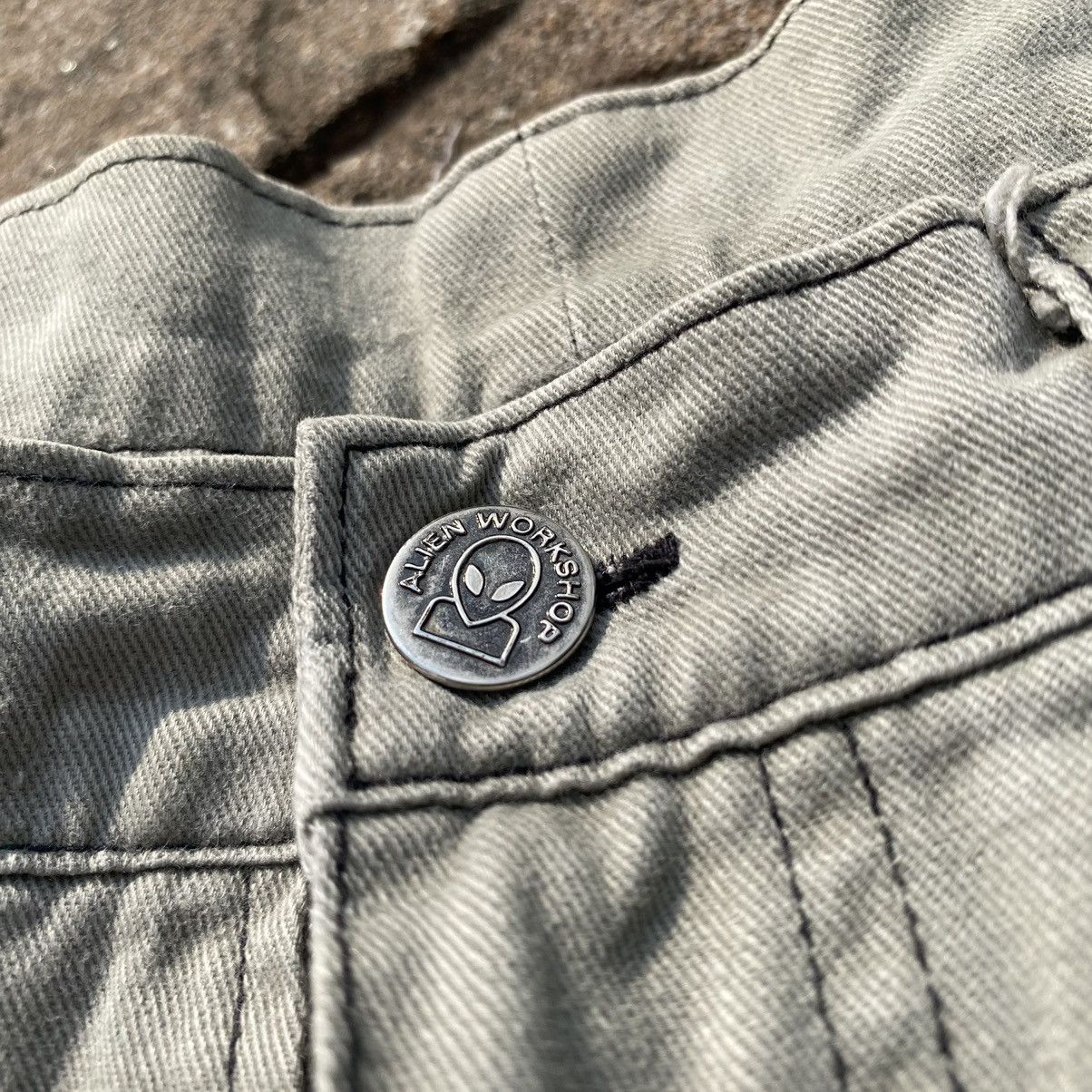 Alien Workshop × Girl Skateboards × Hook-Ups VINTAGE ALIEN WORKSHOP SKATEBOARDS CARPENTER PANTS BAGGY FIT Size US 34 / EU 50 - 5 Thumbnail