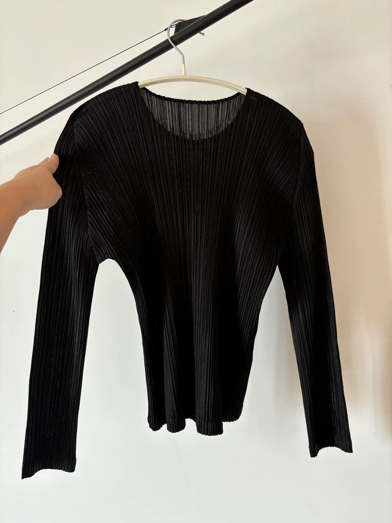 Issey Miyake issey miyake size:3 Black long sleeves 2506-Nextarrow Size XXS / US 00 / IT 34 - 1 Thumbnail