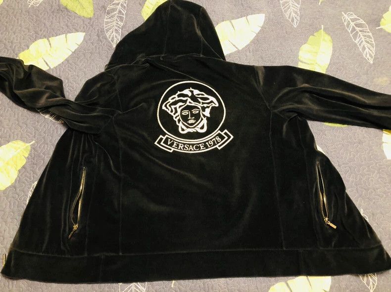 Versace Versace Velvet embroidered hooded jacket Size US L / EU 52-54 / 3 - 1 Thumbnail