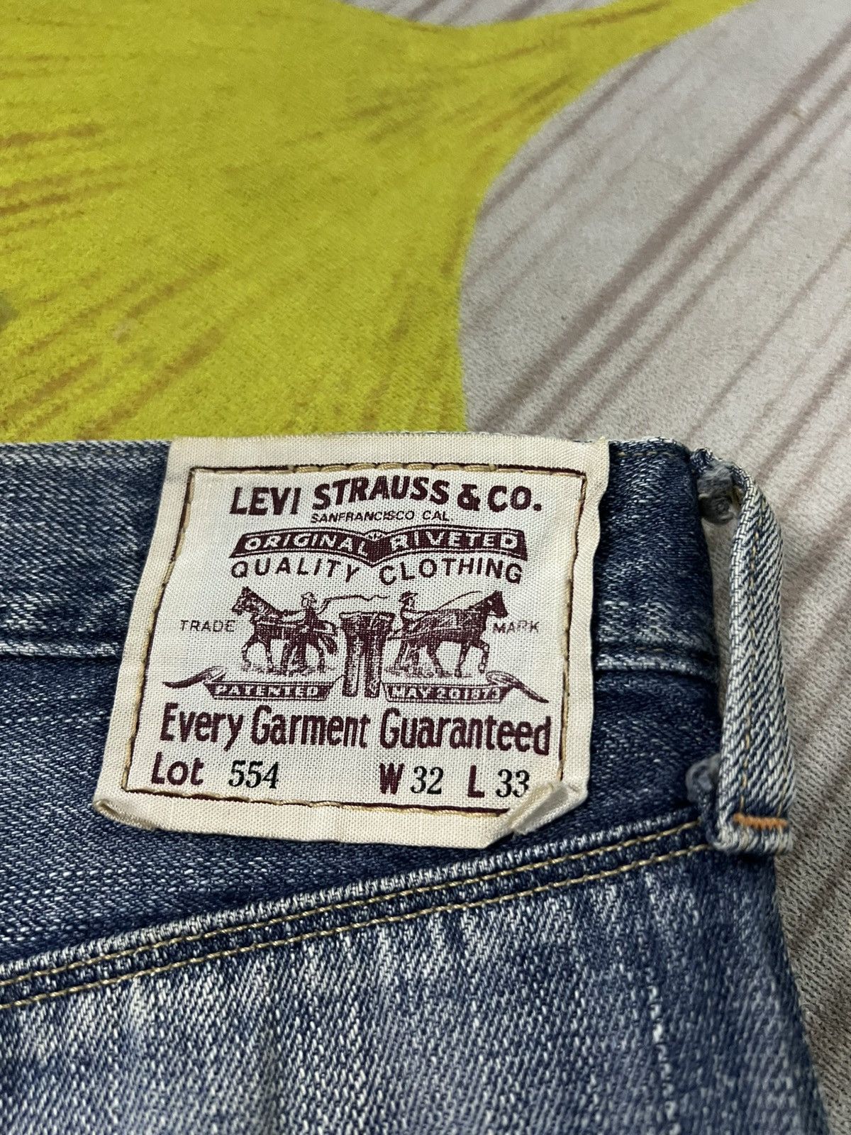 Levi's VINTAGE LEVIS 554 FADED BAGGYJEAN Size US 32 / EU 48 - 17 Thumbnail