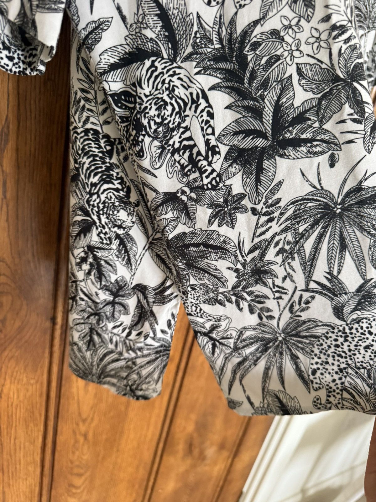 Saint Laurent Paris SS21 Saint Laurent jungle animal print Hawaiian shirt 41 Size US L / EU 52-54 / 3 - 13 Thumbnail
