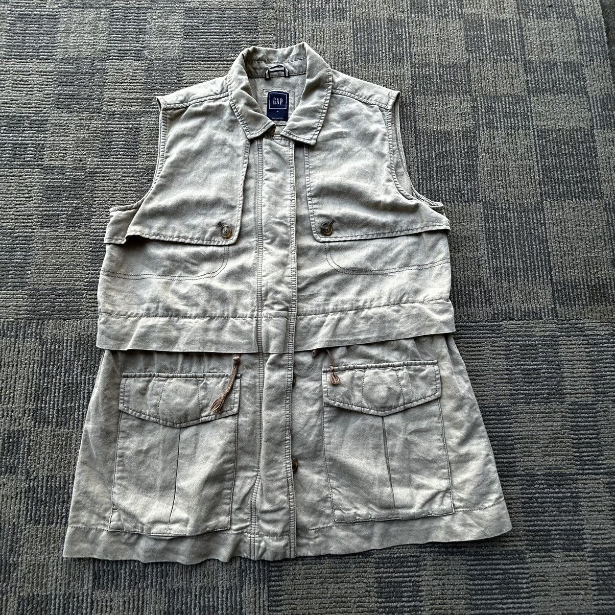 Gap GAP Vtg Y2K Khaki Utility Outdoors Full-Zip Vest Size US XL / EU 56 / 4 - 1 Thumbnail