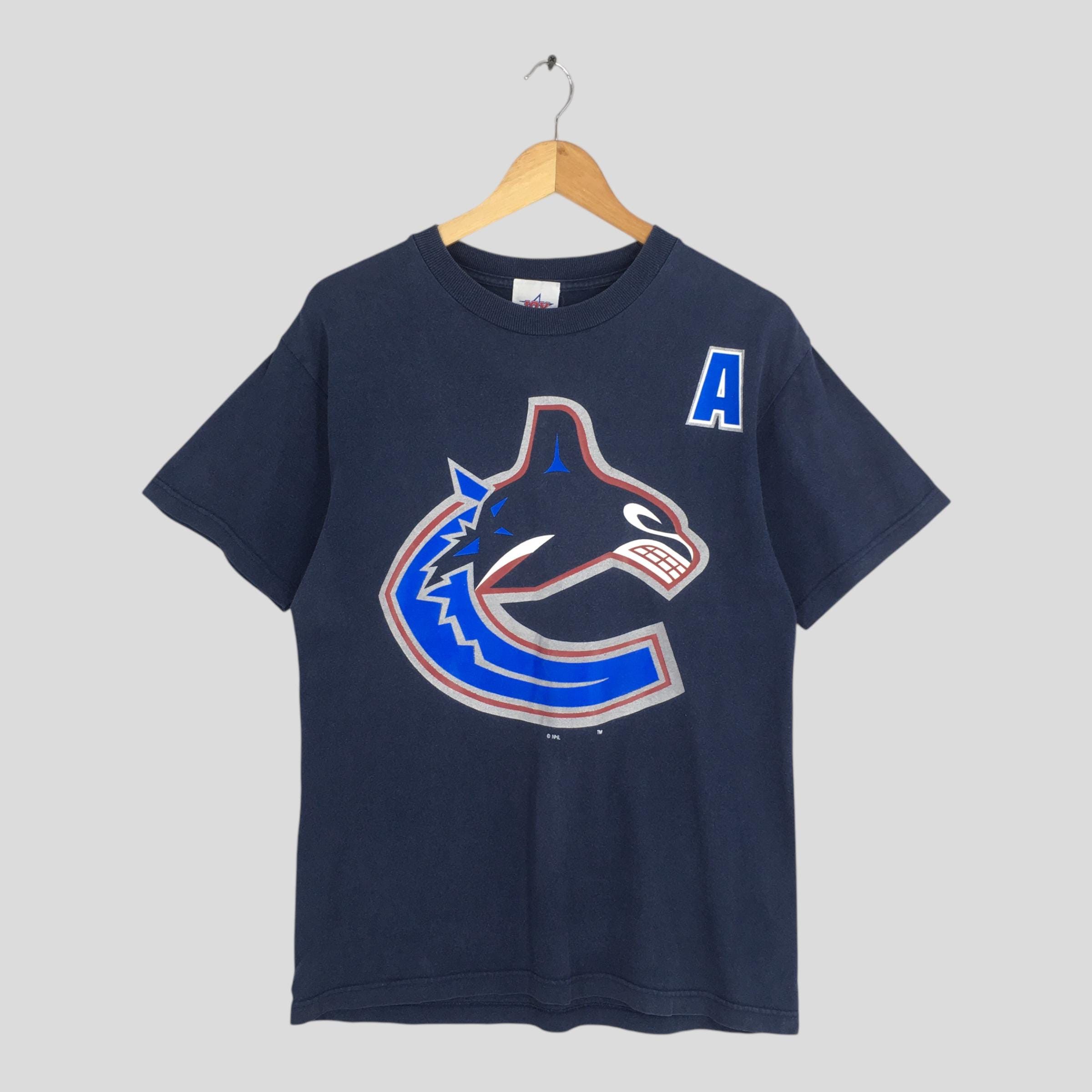 NHL Vintage Vancouver Canucks NHL Blue T shirt Medium Size US M / EU 48-50 / 2 - 1 Thumbnail