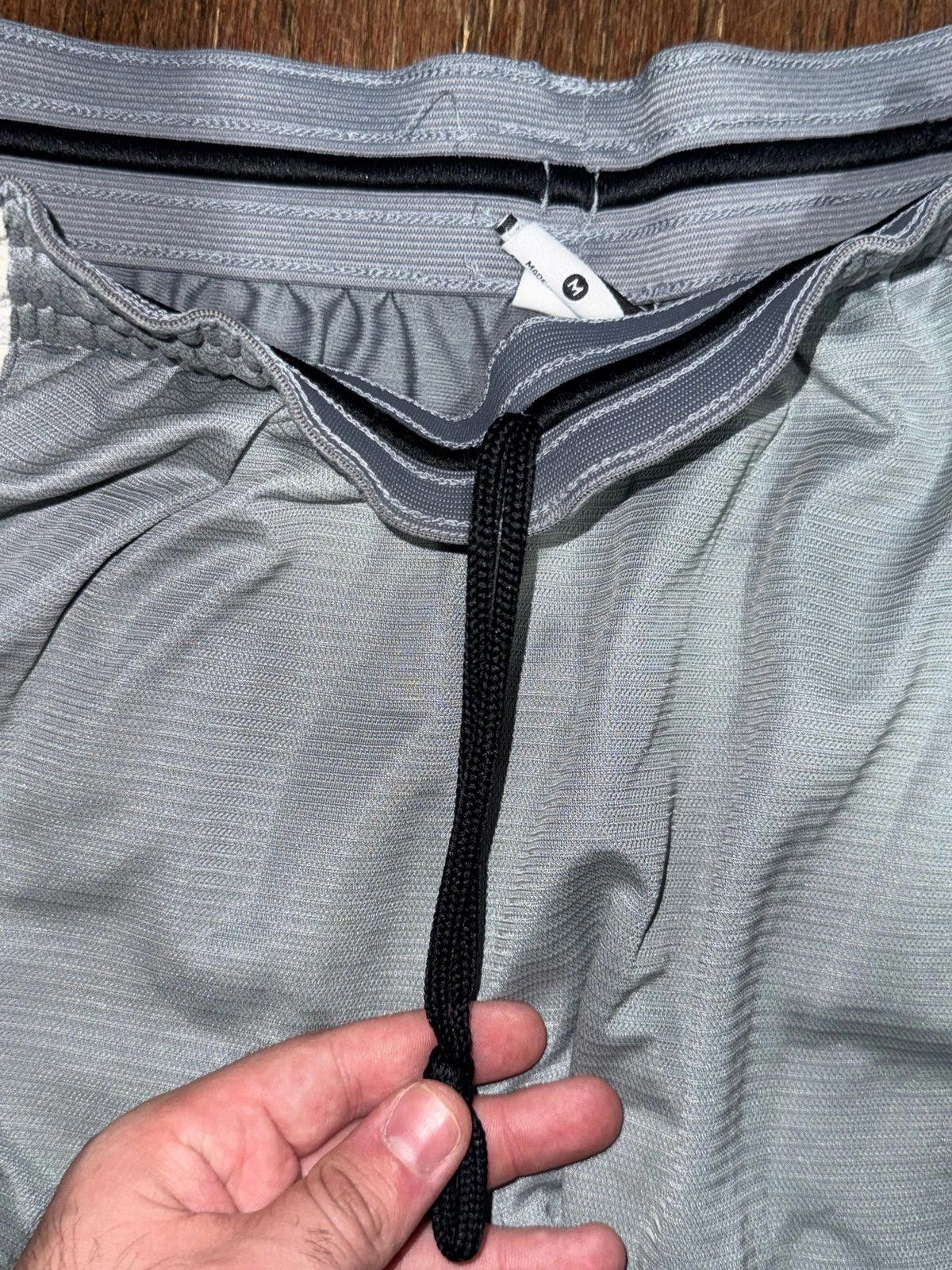 Nike Vintage Nike KD Mesh Hoop Shorts Basketball Mens Sz M Rare Size US 32 / EU 48 - 5 Thumbnail